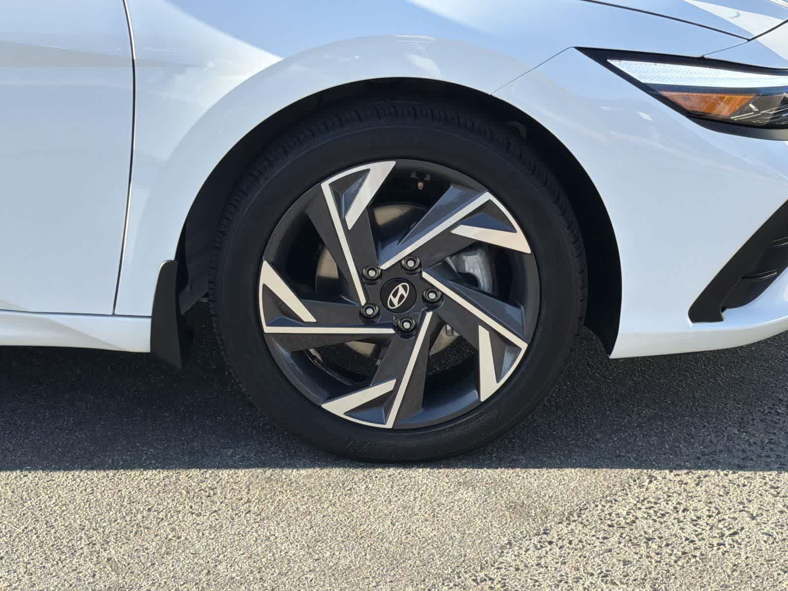 Thumbnail: 2025 Hyundai Elantra - 34