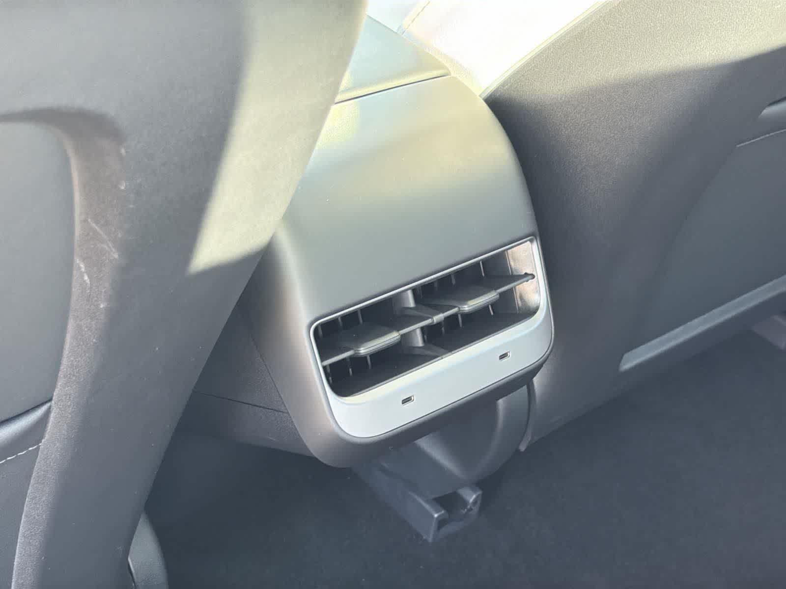 Thumbnail: 2022 Tesla Model 3 - 28