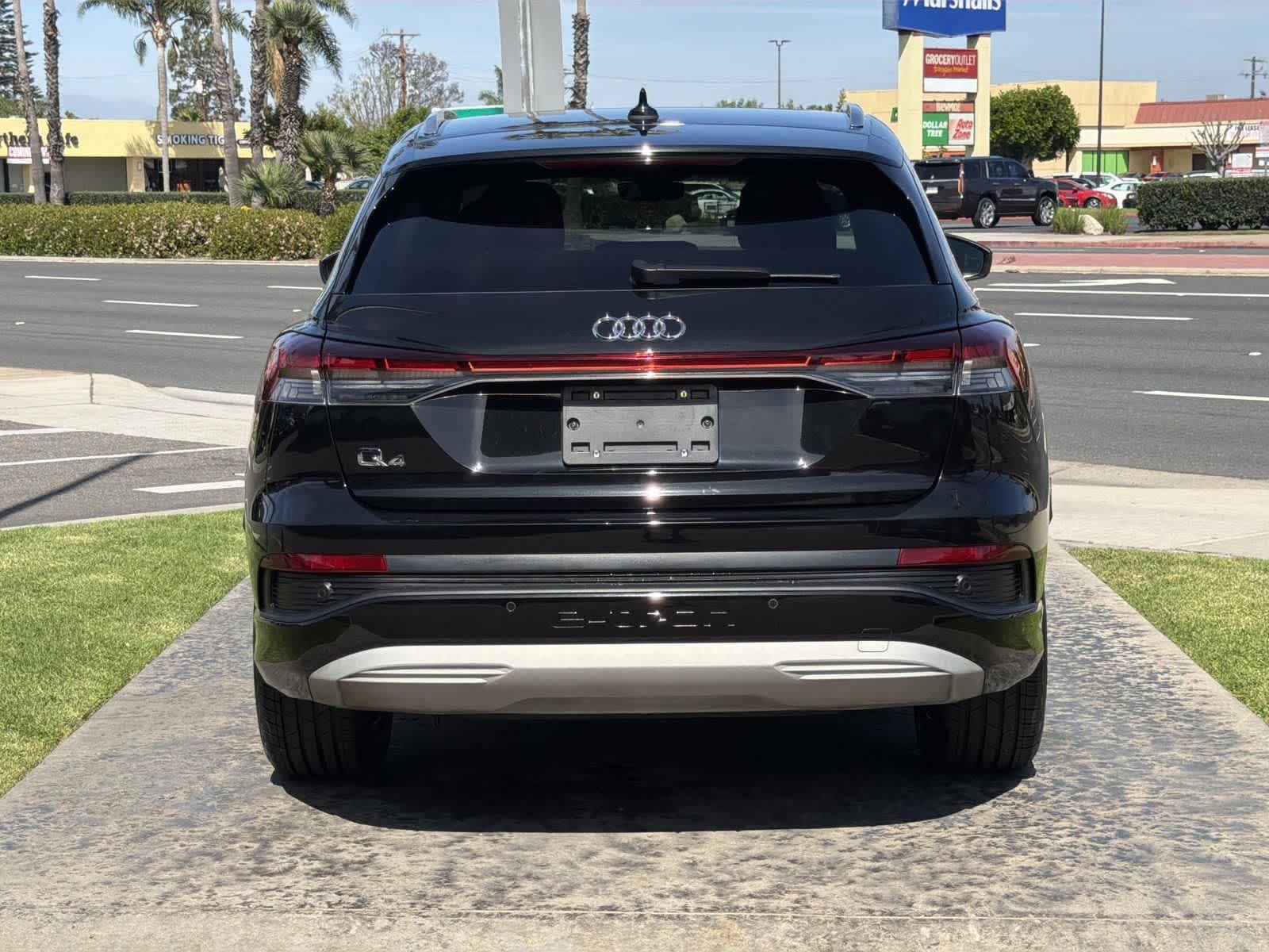 Thumbnail: 2023 Audi Q4 e-tron - 5