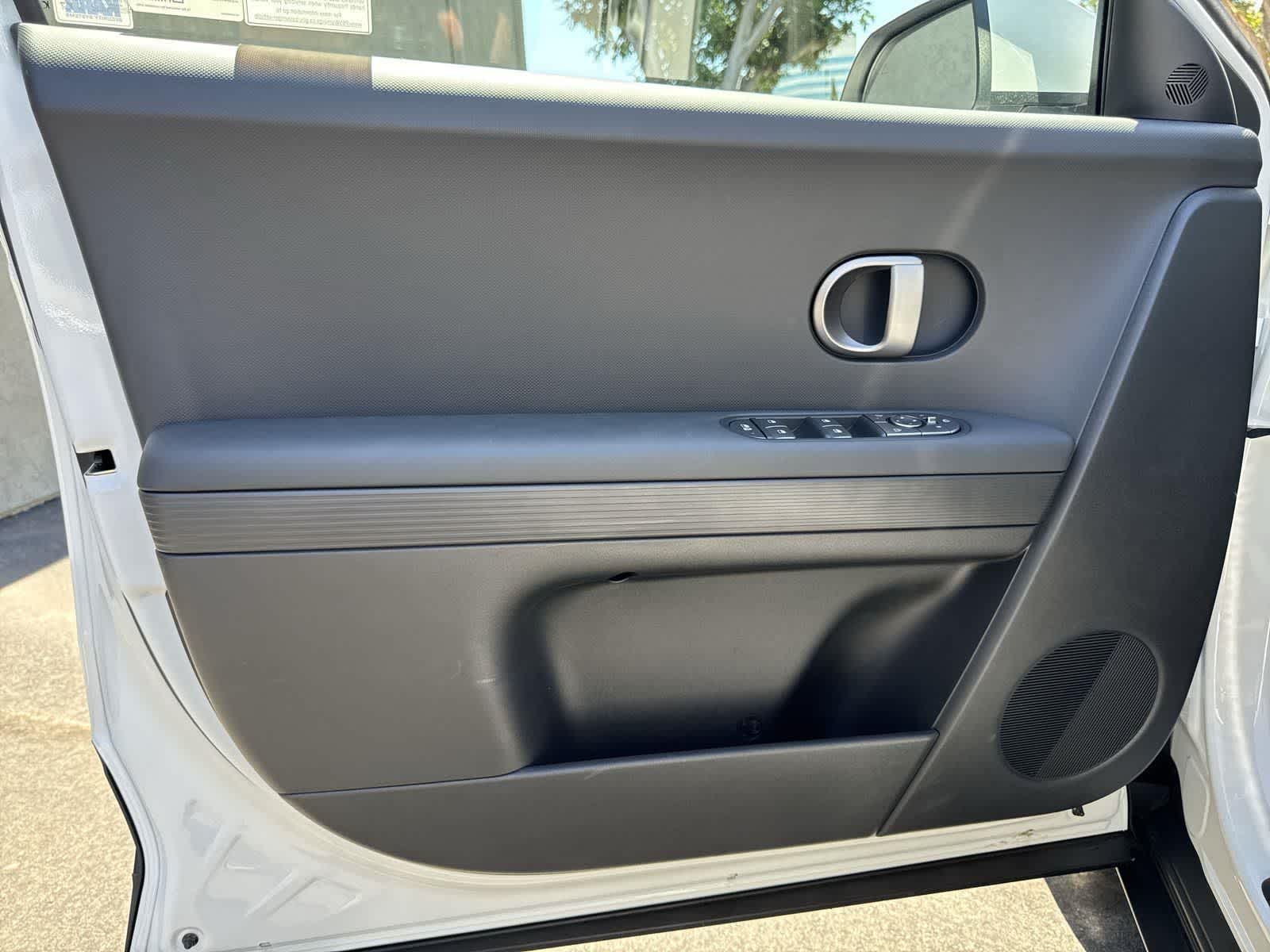 Thumbnail: 2025 Hyundai Ioniq 5 - 22