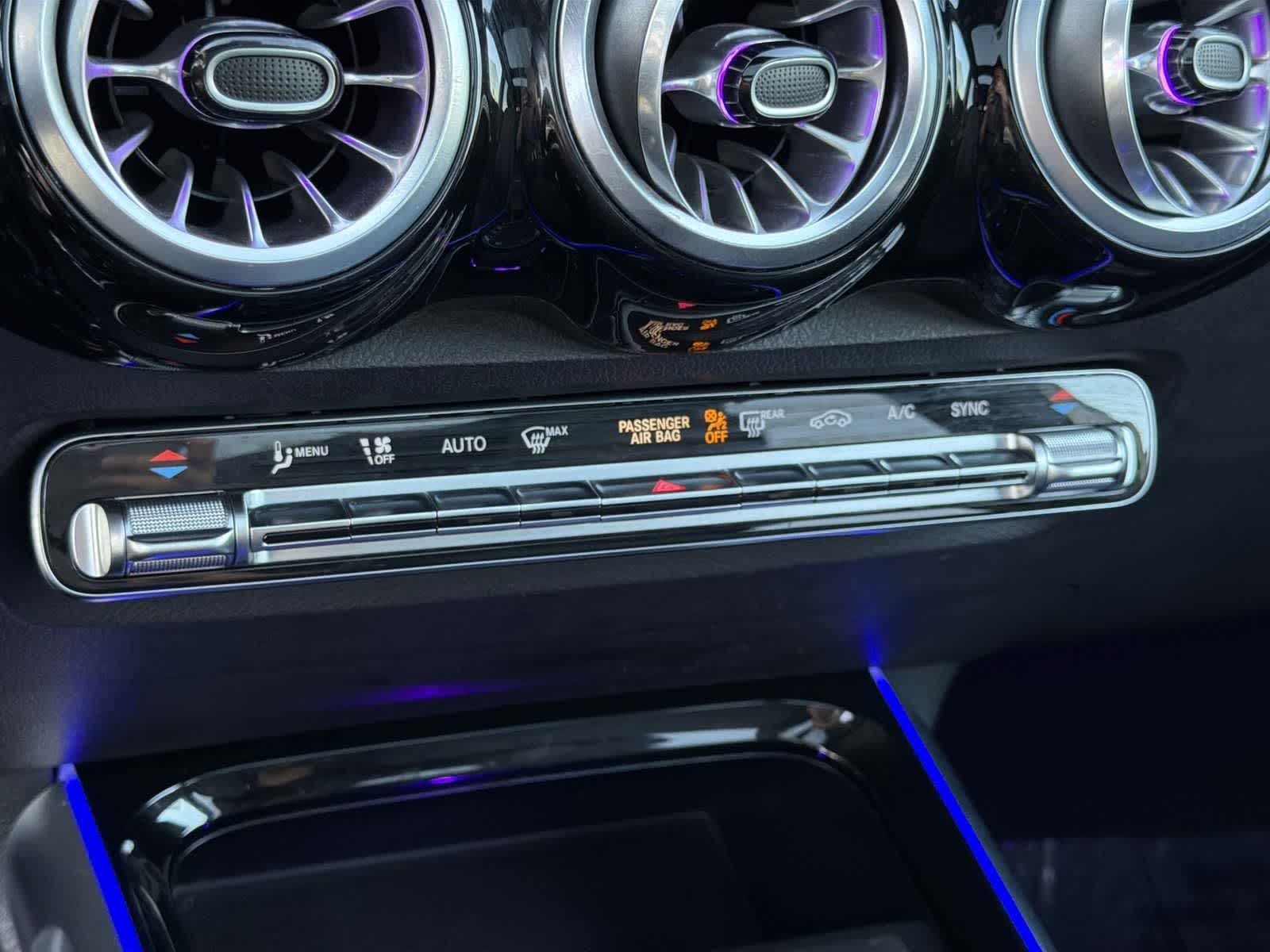 Thumbnail: 2023 Mercedes-Benz GLB - 16