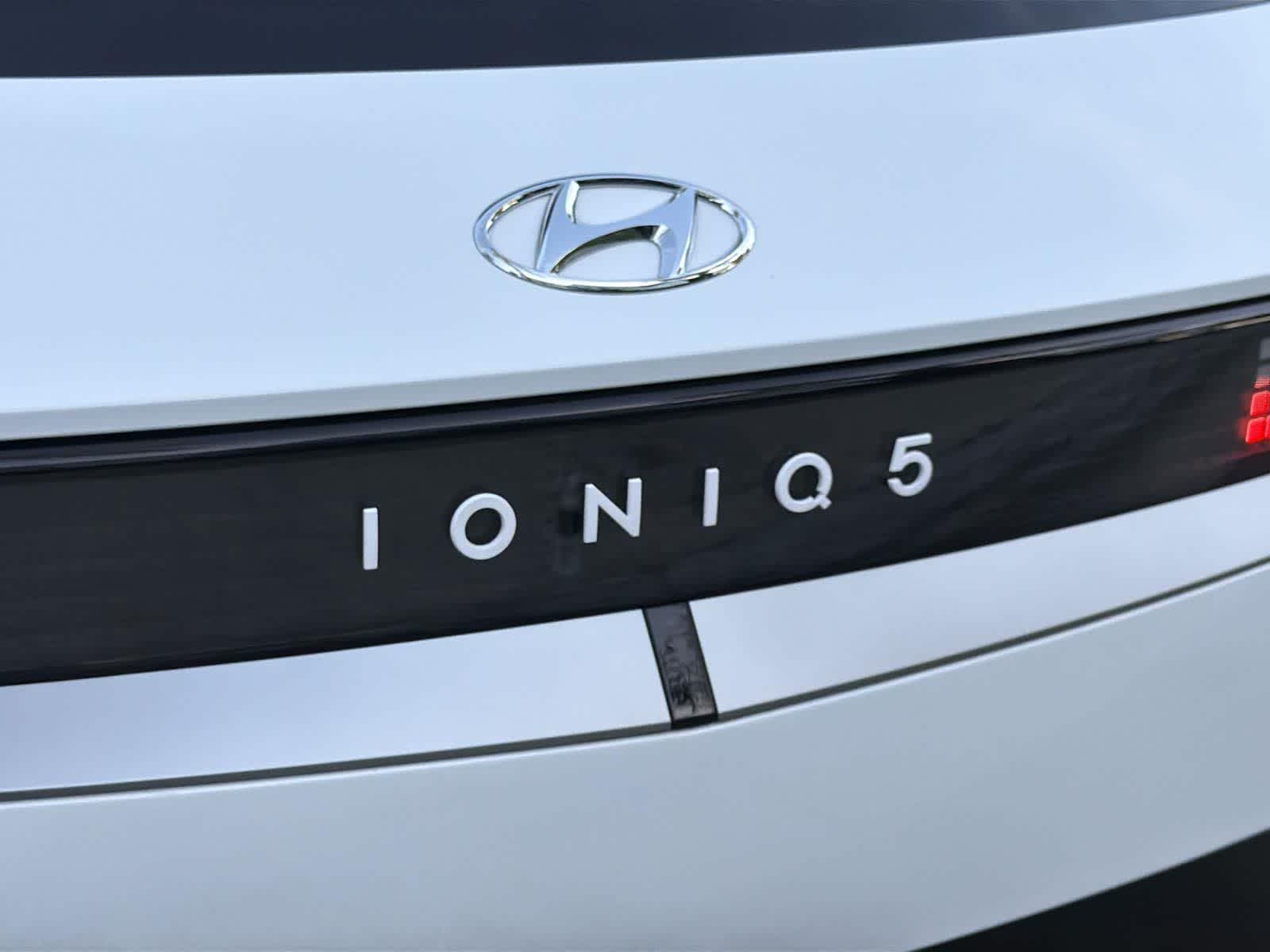 Thumbnail: 2024 Hyundai Ioniq 5 - 29