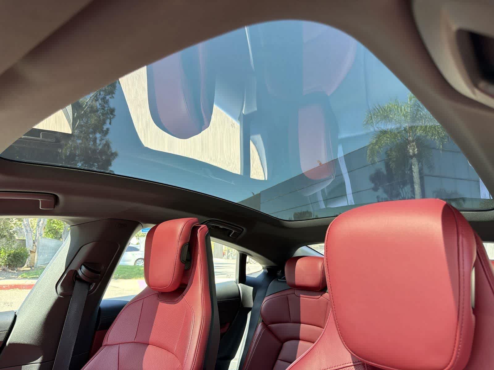 Thumbnail: 2022 Porsche Taycan - 10