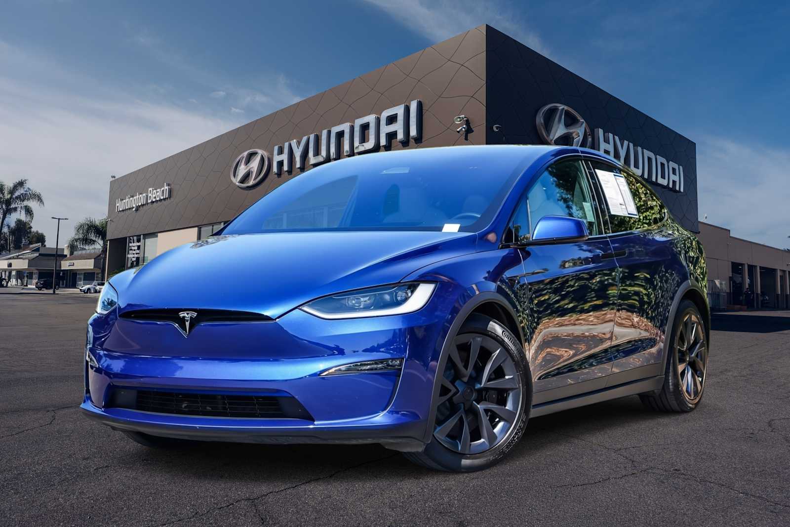 2023 Tesla Model X Long Range's photo