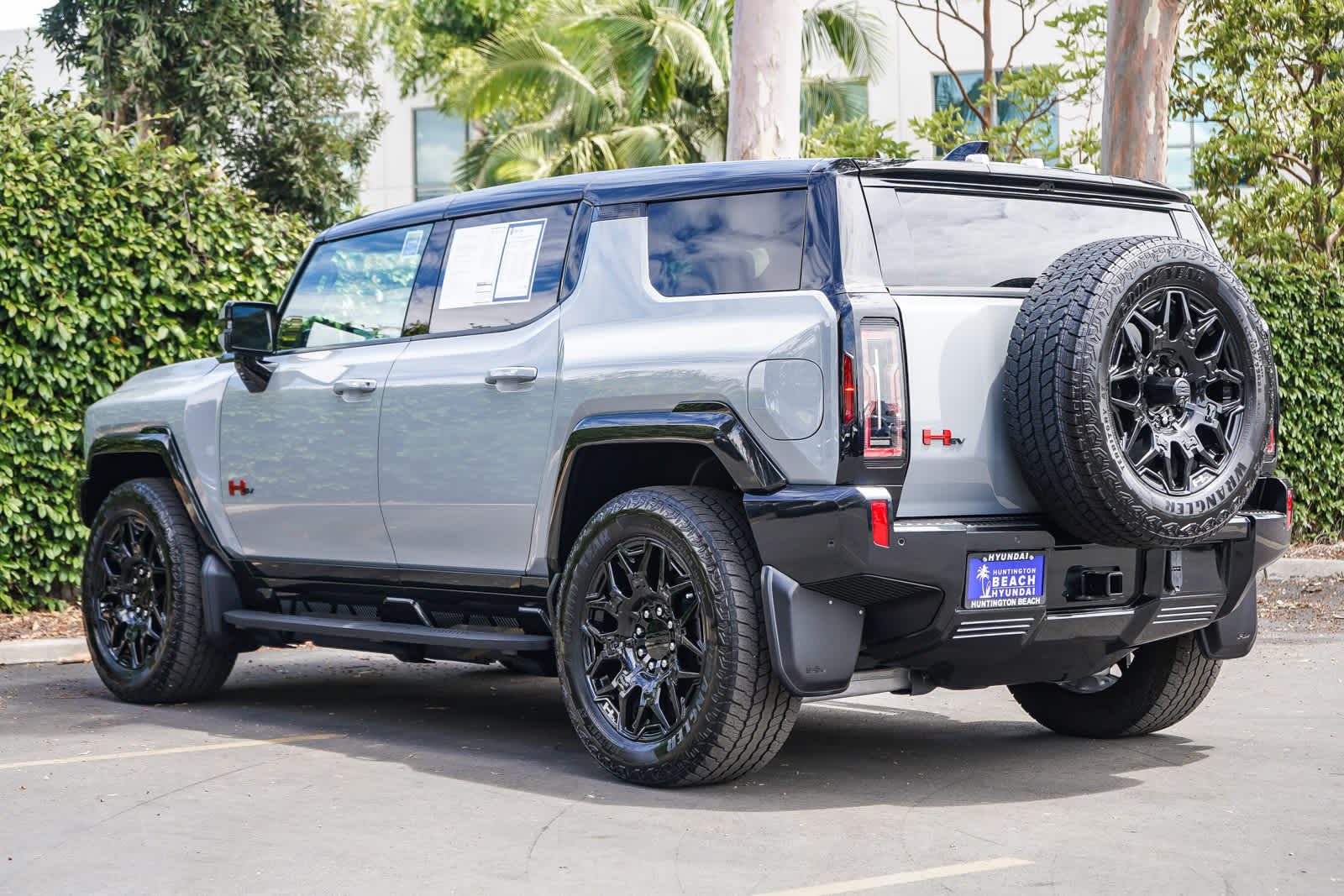 Thumbnail: 2025 GMC Hummer EV - 4