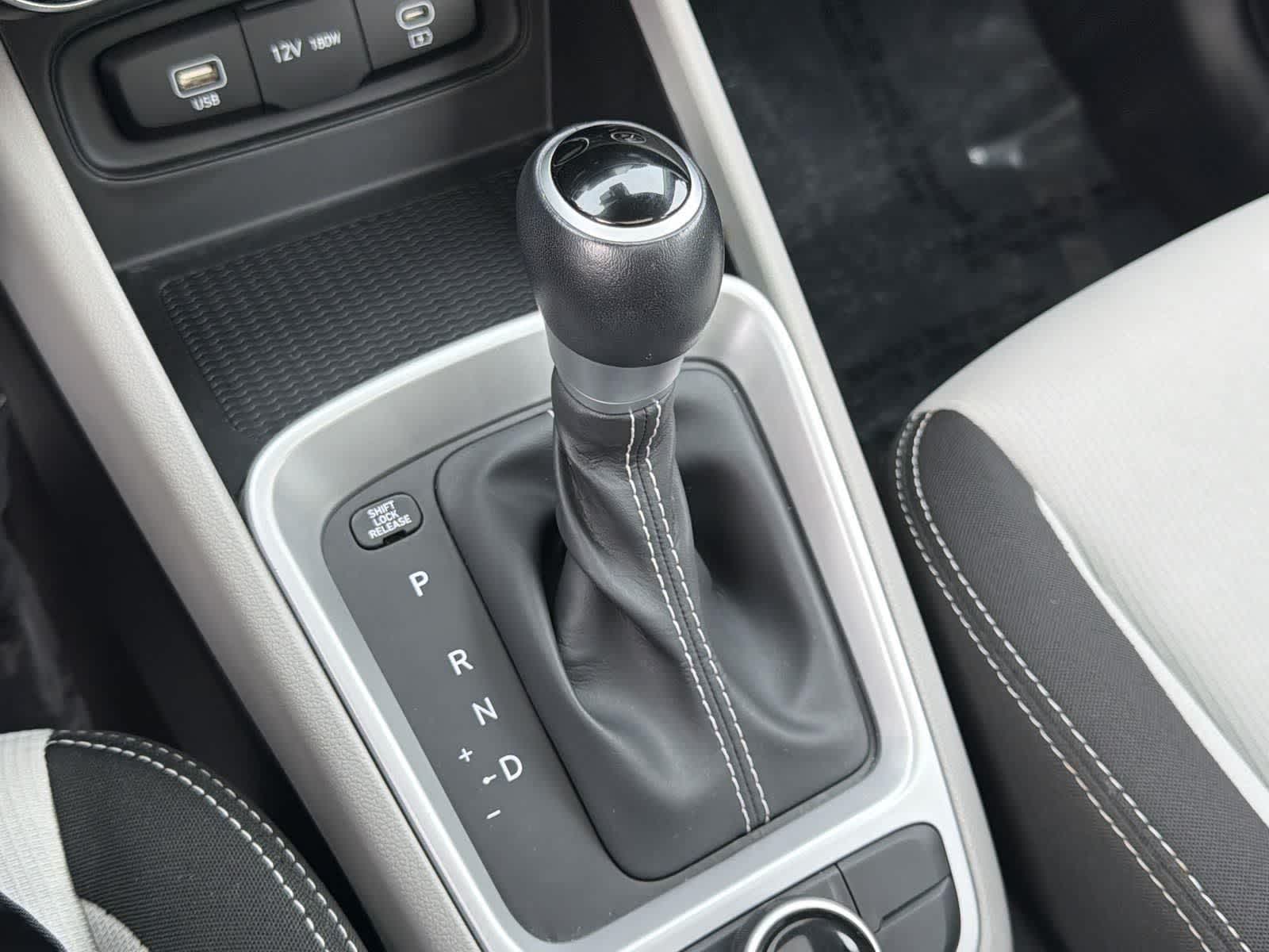 Thumbnail: 2023 Hyundai Venue - 17