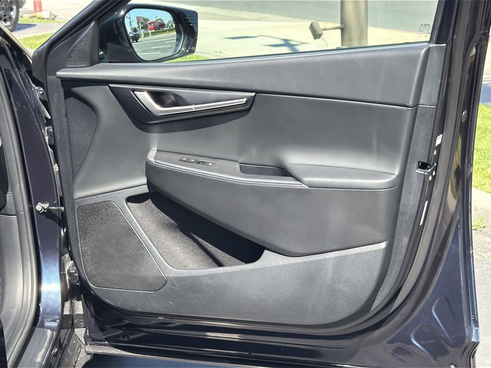 Thumbnail: 2022 Kia EV6 - 31
