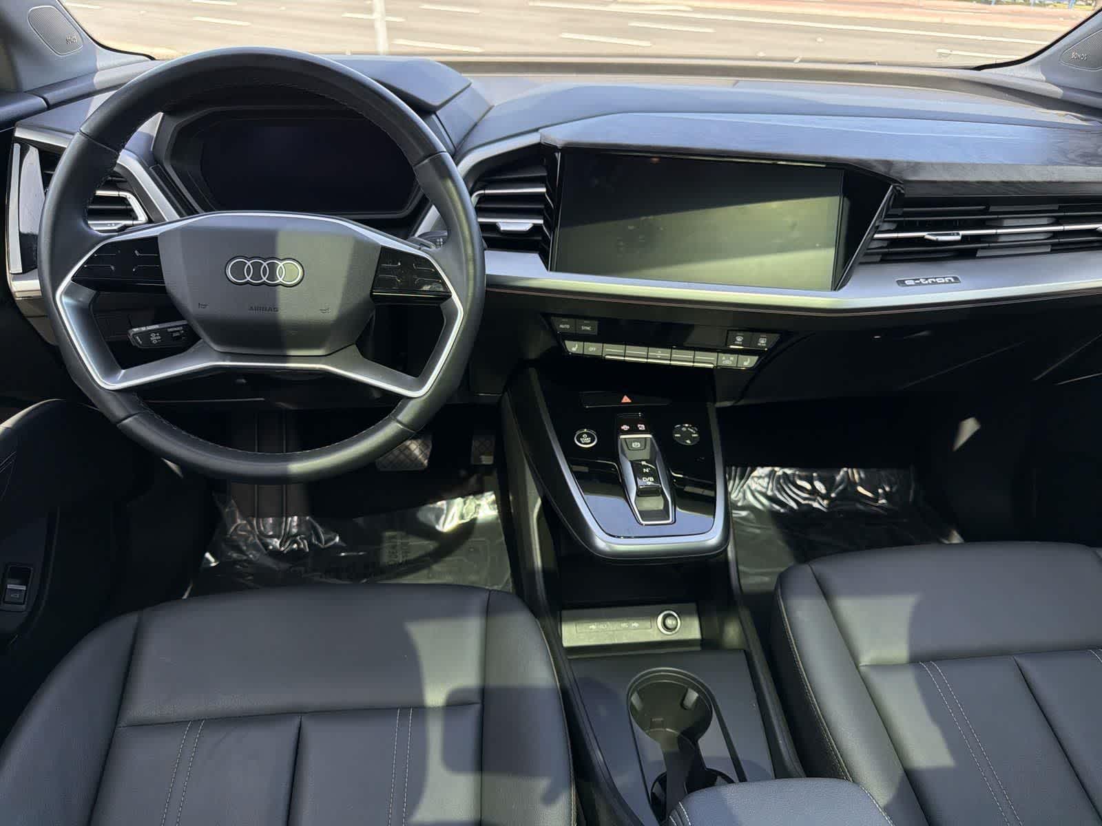 Thumbnail: 2023 Audi Q4 e-tron - 11