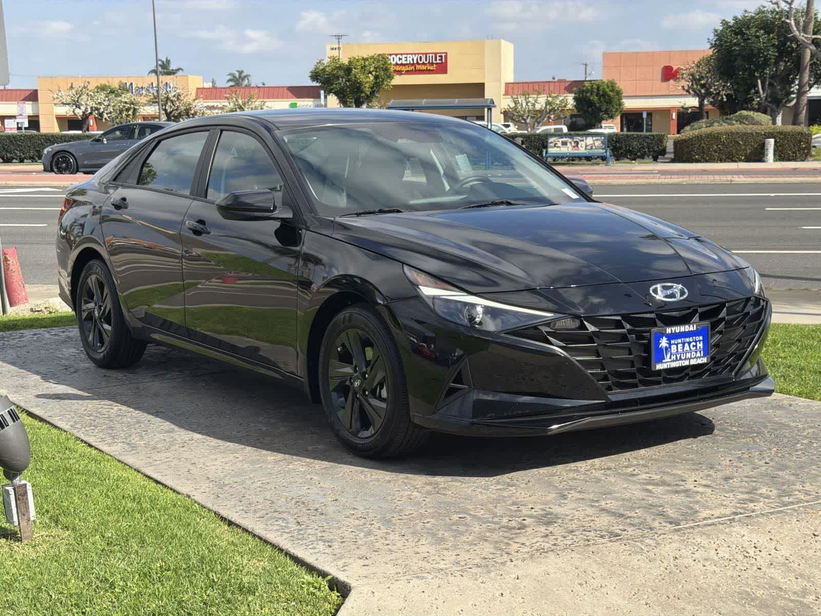 Thumbnail: 2023 Hyundai Elantra - 8