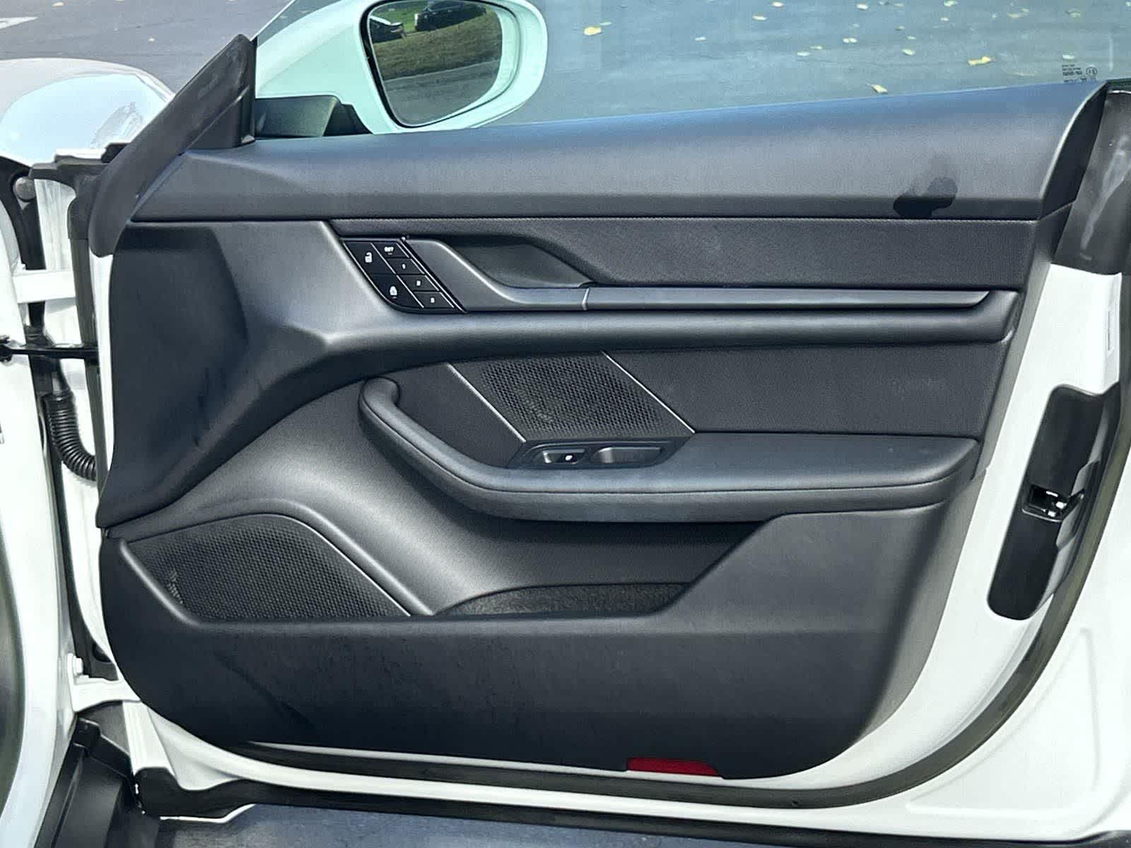 Thumbnail: 2023 Porsche Taycan - 33