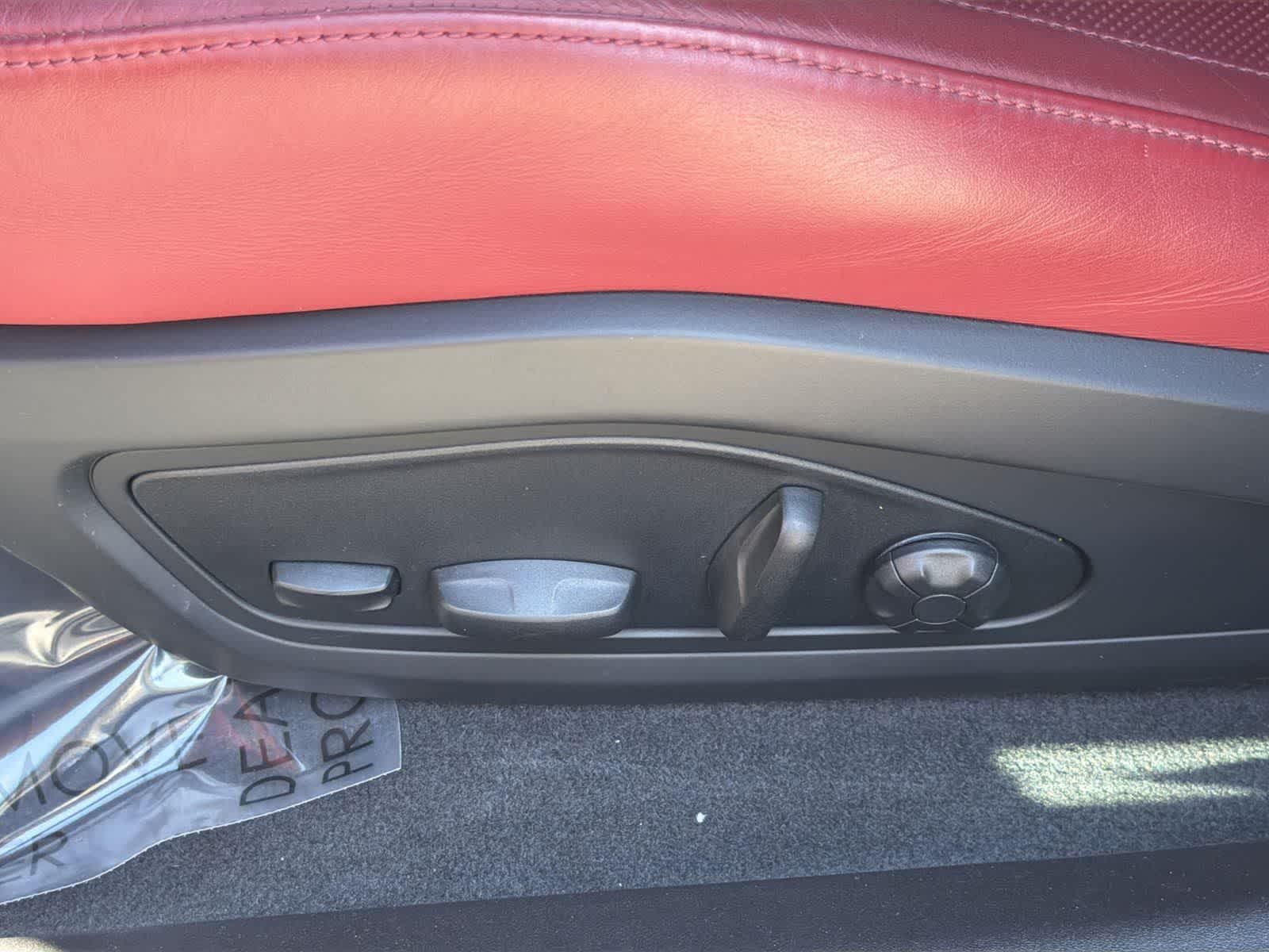 Thumbnail: 2022 Porsche Taycan - 26