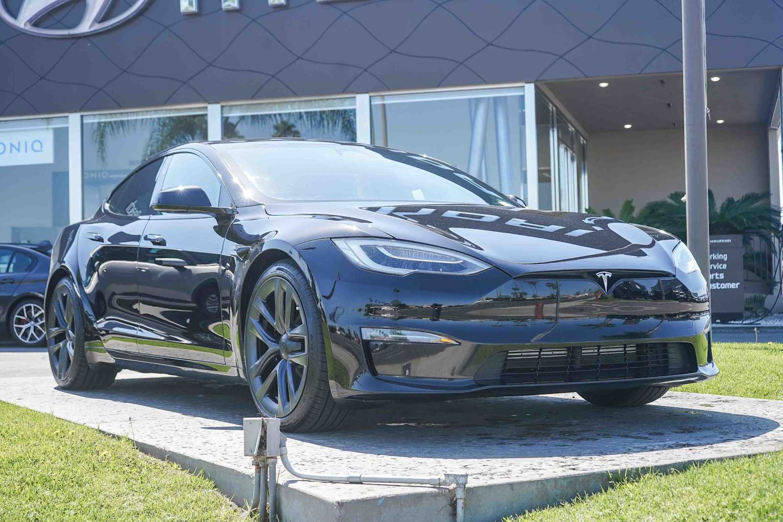 Thumbnail: 2022 Tesla Model S - 3