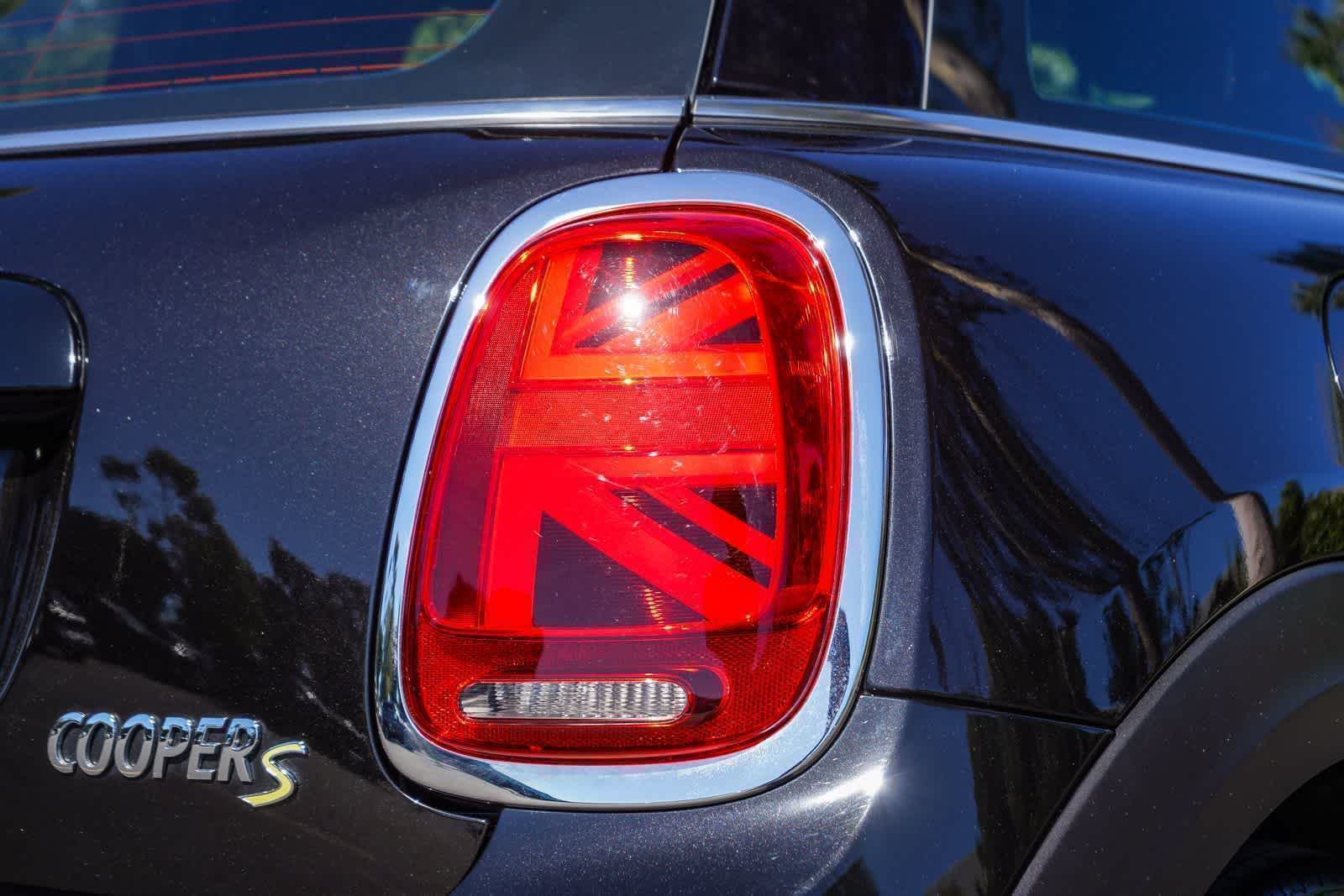 Thumbnail: 2022 MINI Cooper Hardtop - 7