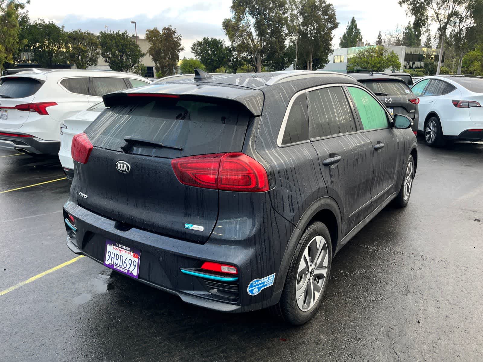 Thumbnail: 2020 Kia Niro - 3