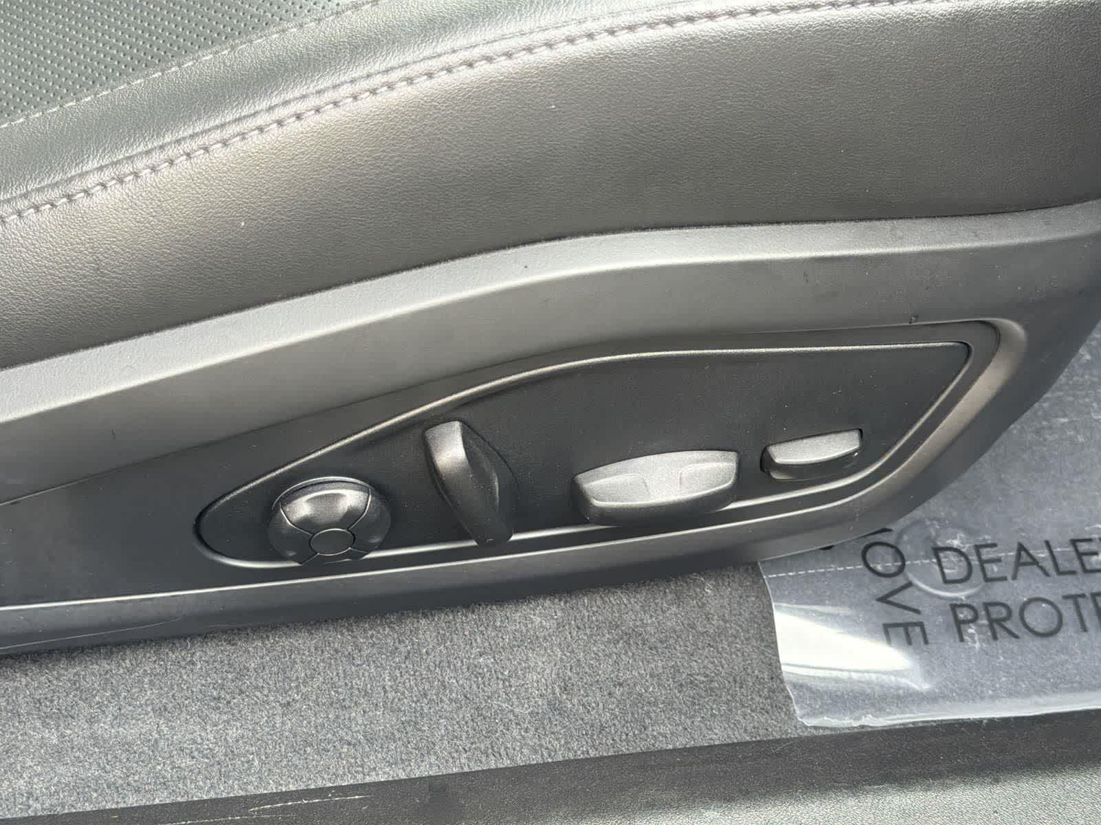 Thumbnail: 2022 Porsche Taycan - 34