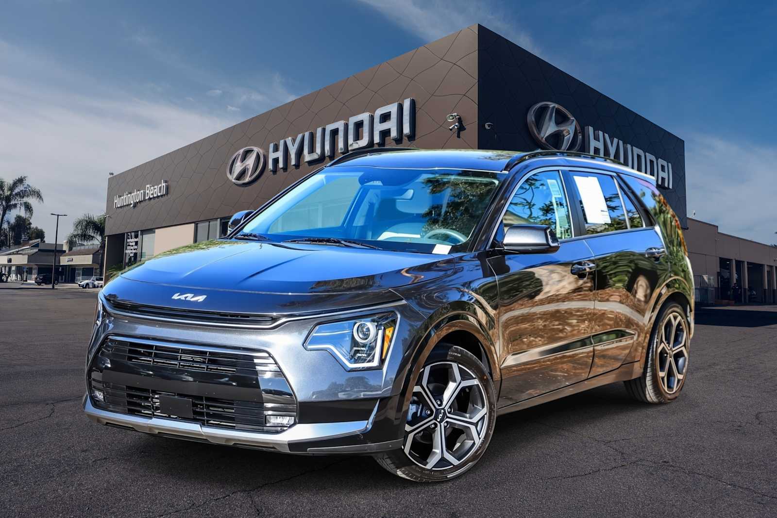 2023 Kia Niro EX Touring FWD photo