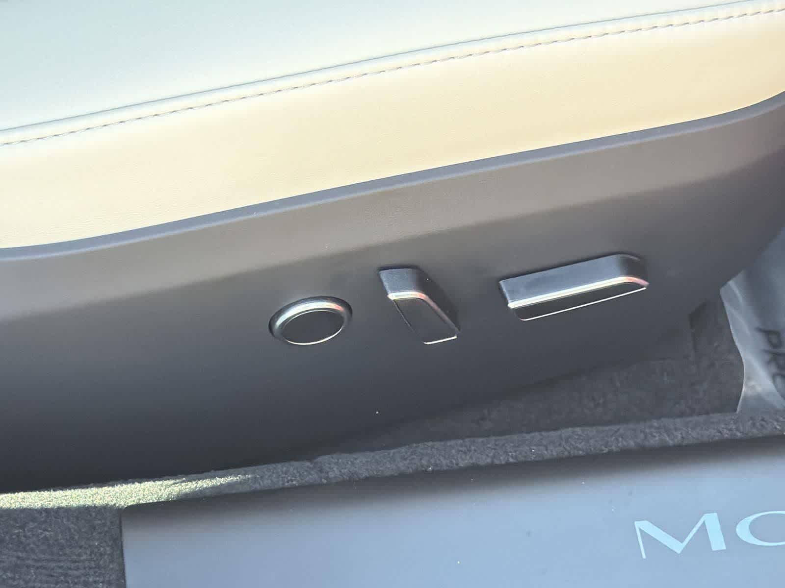 Thumbnail: 2023 Tesla Model S - 35