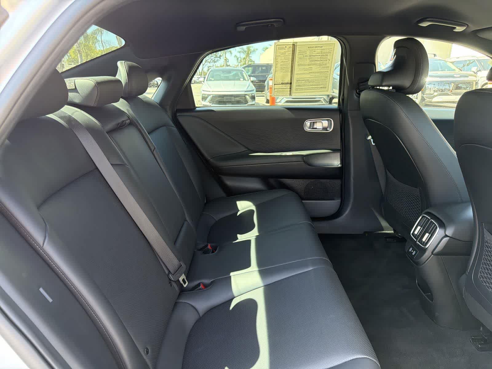 Thumbnail: 2023 Hyundai Ioniq 6 - 31