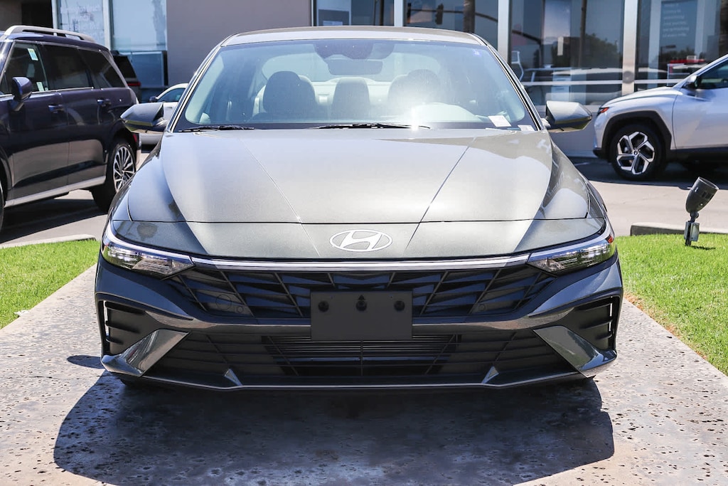 New 2026 Hyundai Elantra SE Sedan