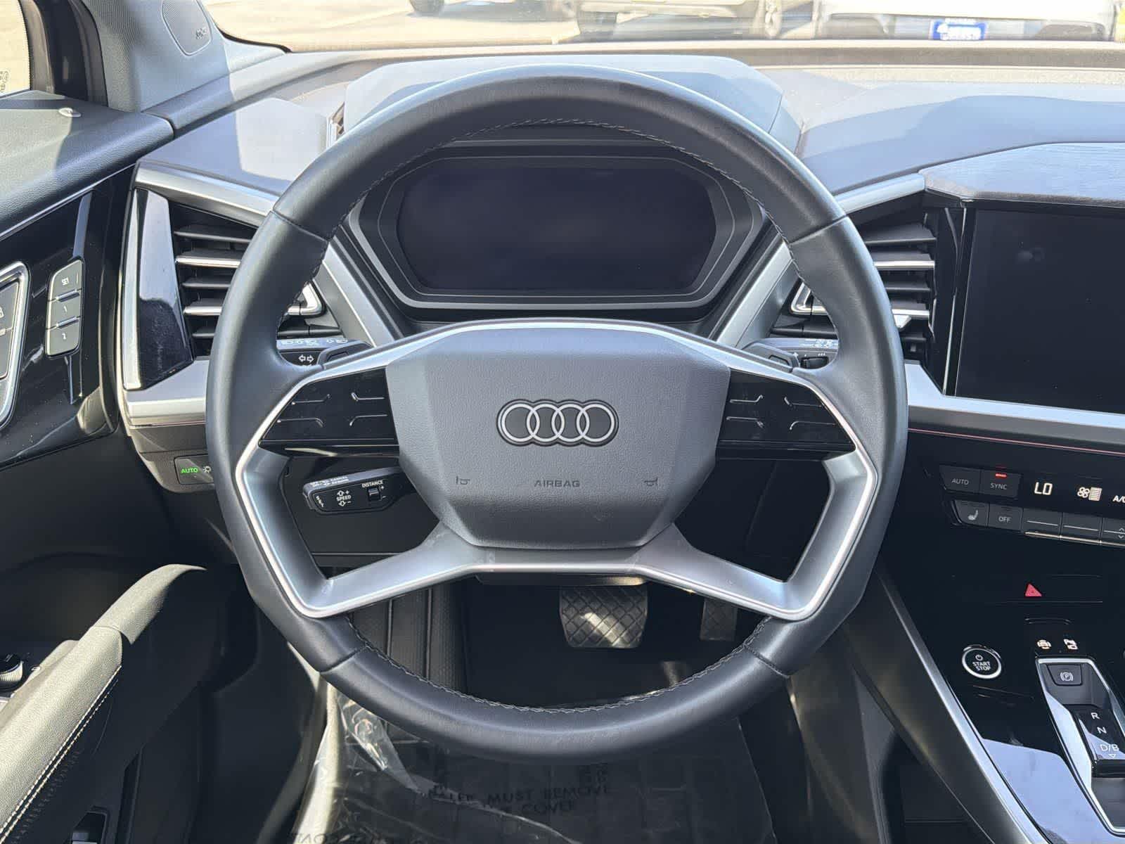 Thumbnail: 2023 Audi Q4 e-tron - 12