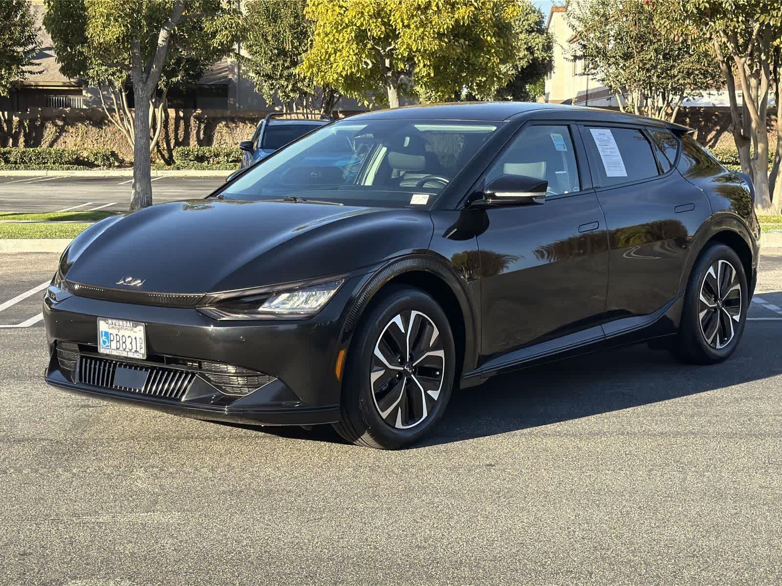 Thumbnail: 2022 Kia EV6 - 8