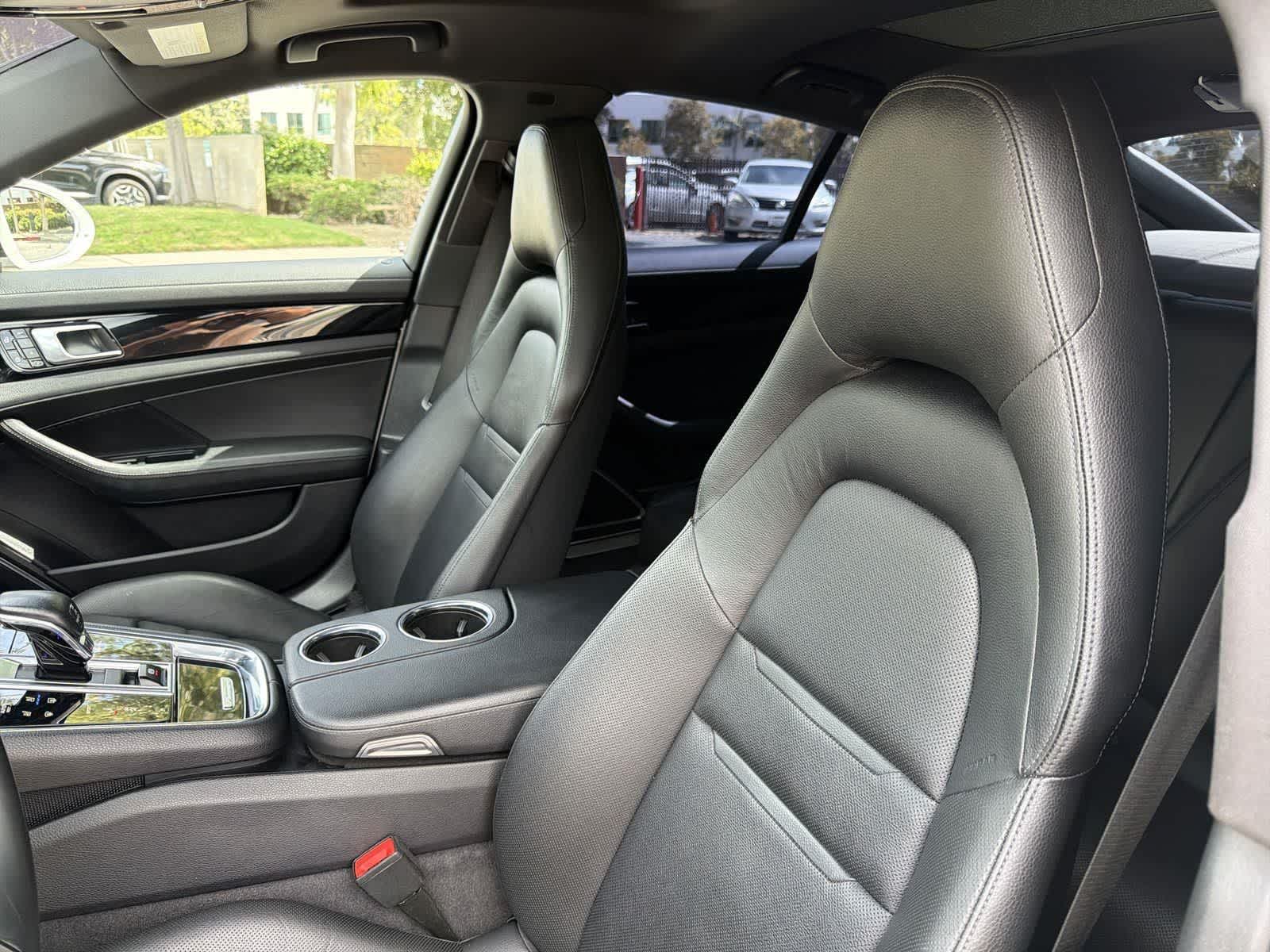 Thumbnail: 2021 Porsche Panamera - 26