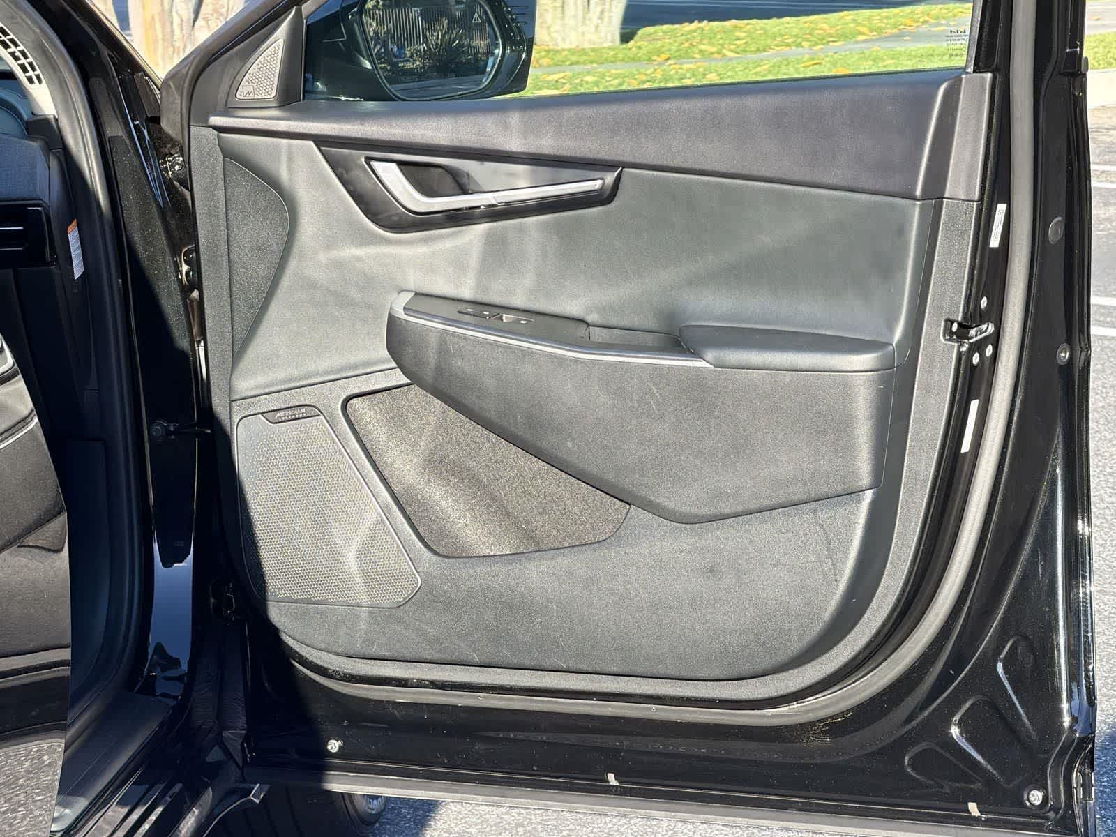 Thumbnail: 2022 Kia EV6 - 33