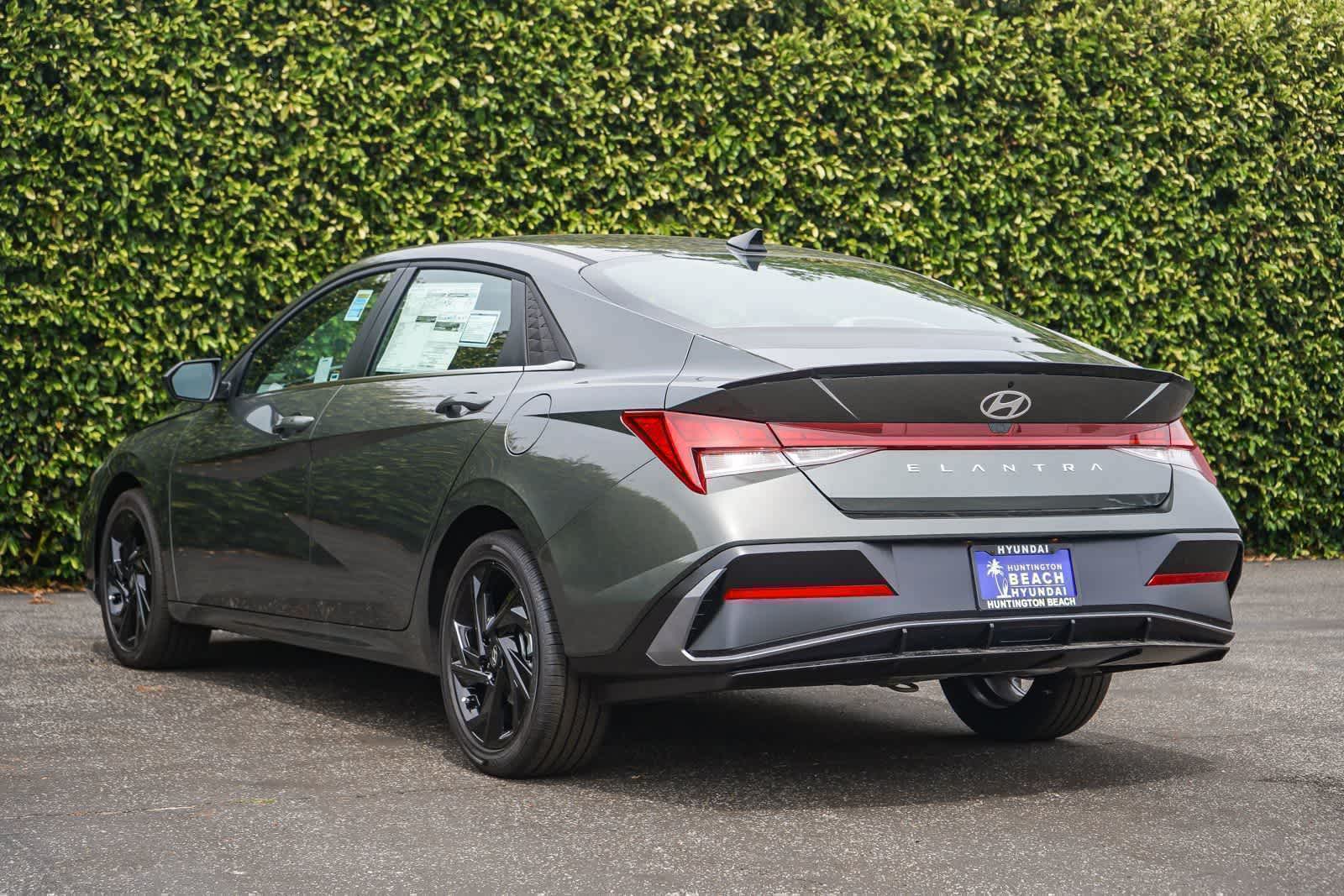 Thumbnail: 2026 Hyundai Elantra - 4