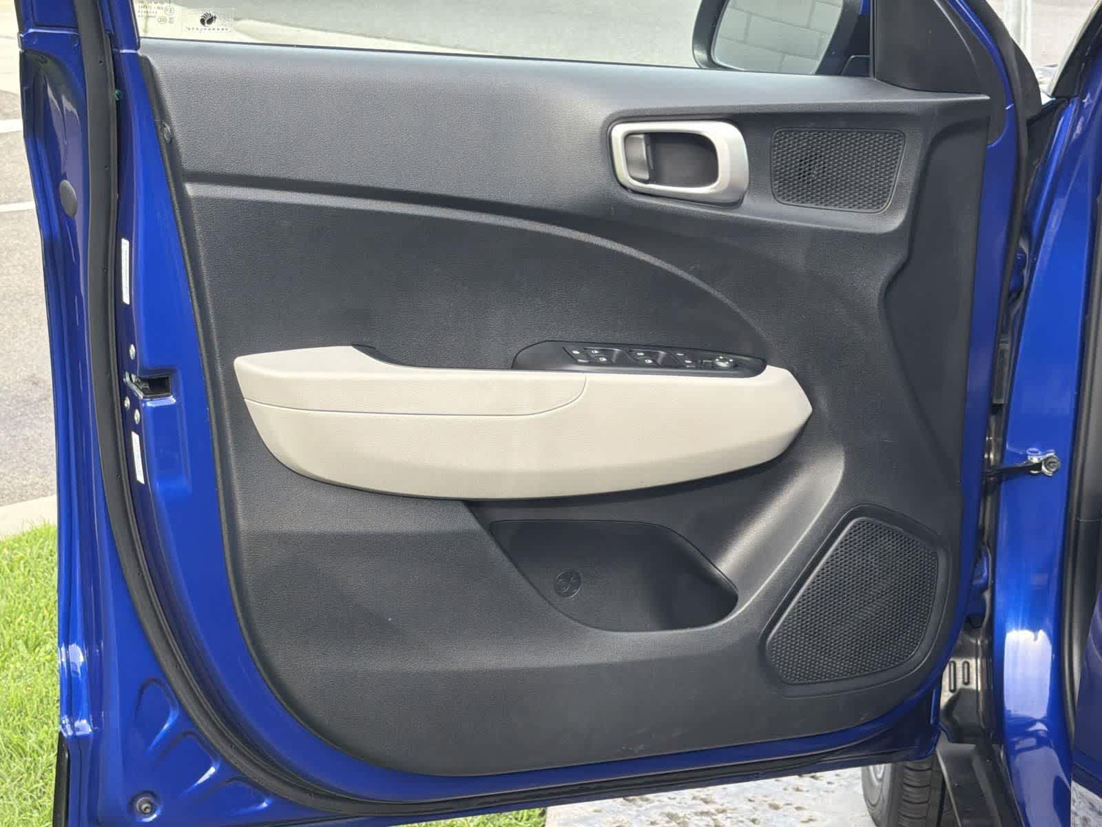 Thumbnail: 2023 Hyundai Venue - 22