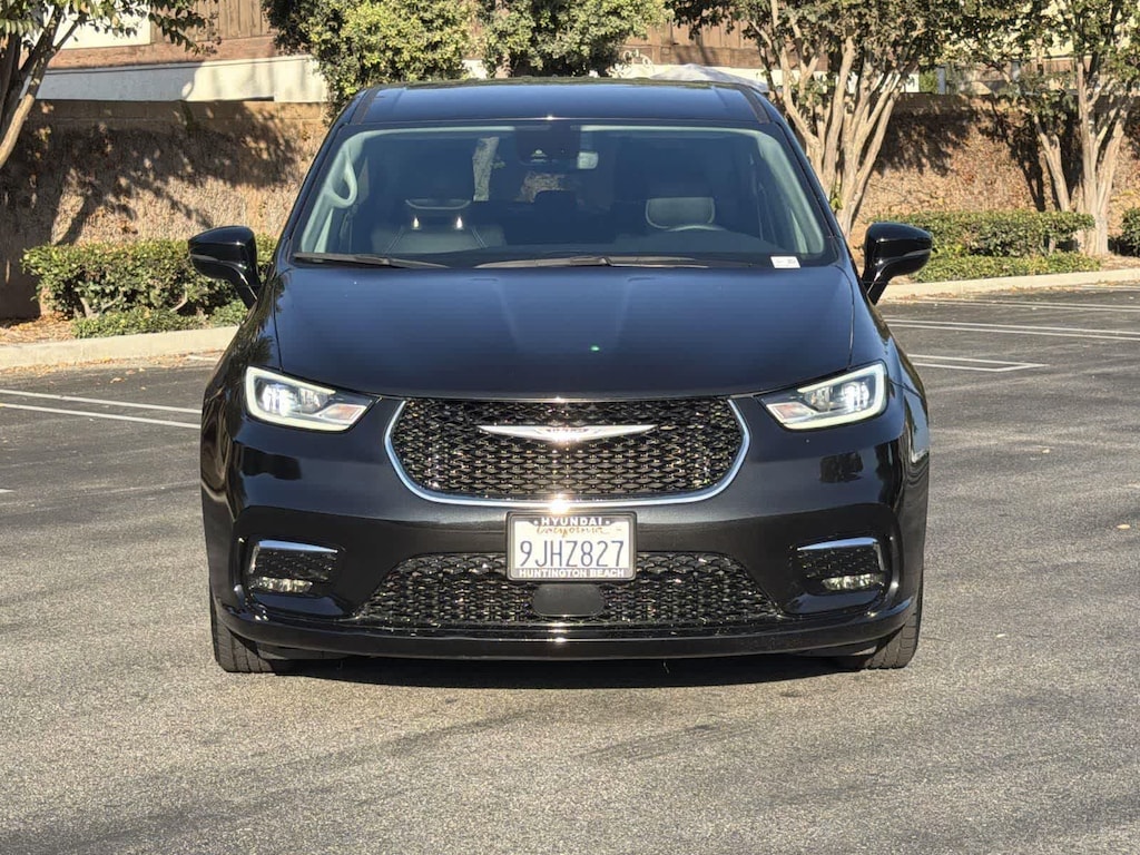 Used 2024 Chrysler Pacifica Hybrid Select Van