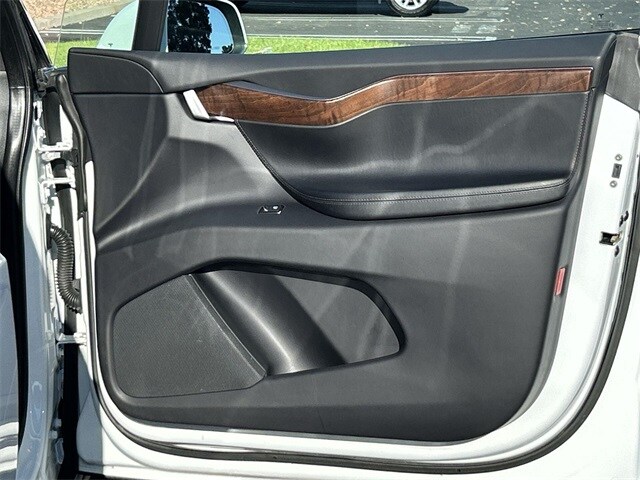 Thumbnail: 2020 Tesla Model X - 34
