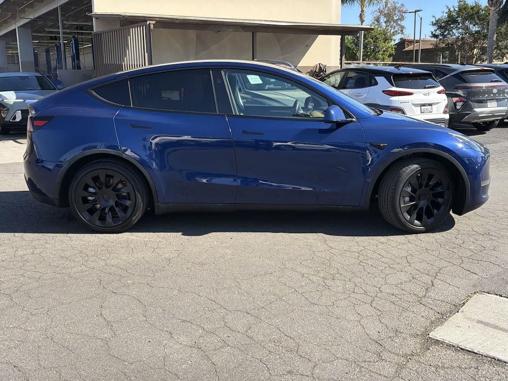 Used 2024 Tesla Model Y Long Range SUV