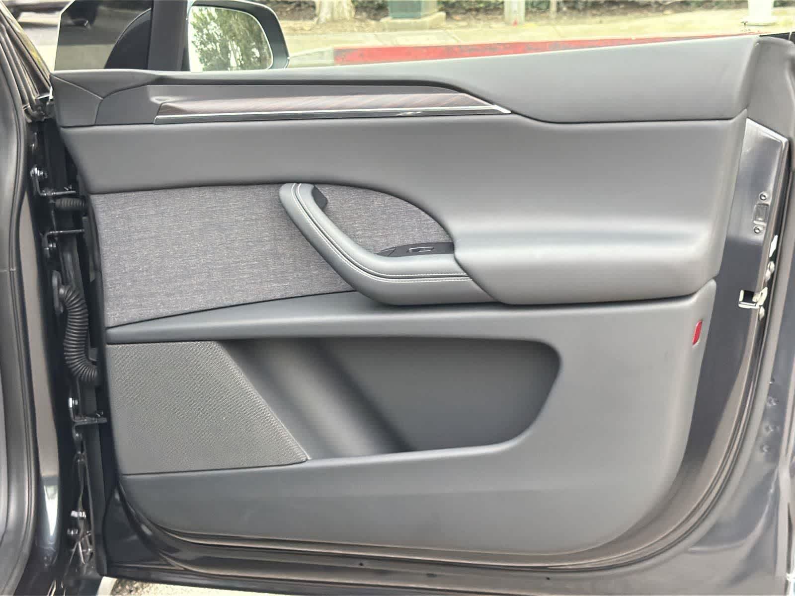 Thumbnail: 2025 Tesla Model X - 31