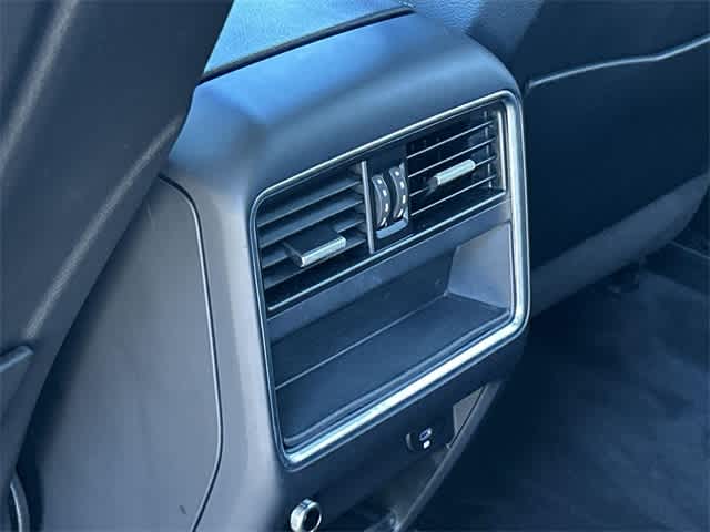 Thumbnail: 2021 Porsche Cayenne - 30