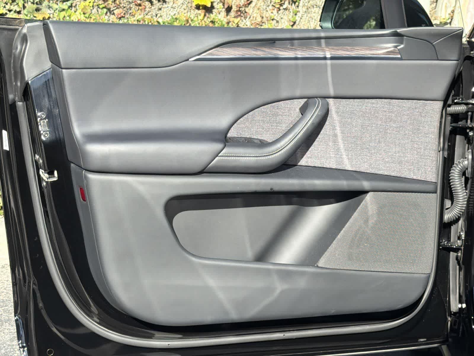 Thumbnail: 2023 Tesla Model X - 23