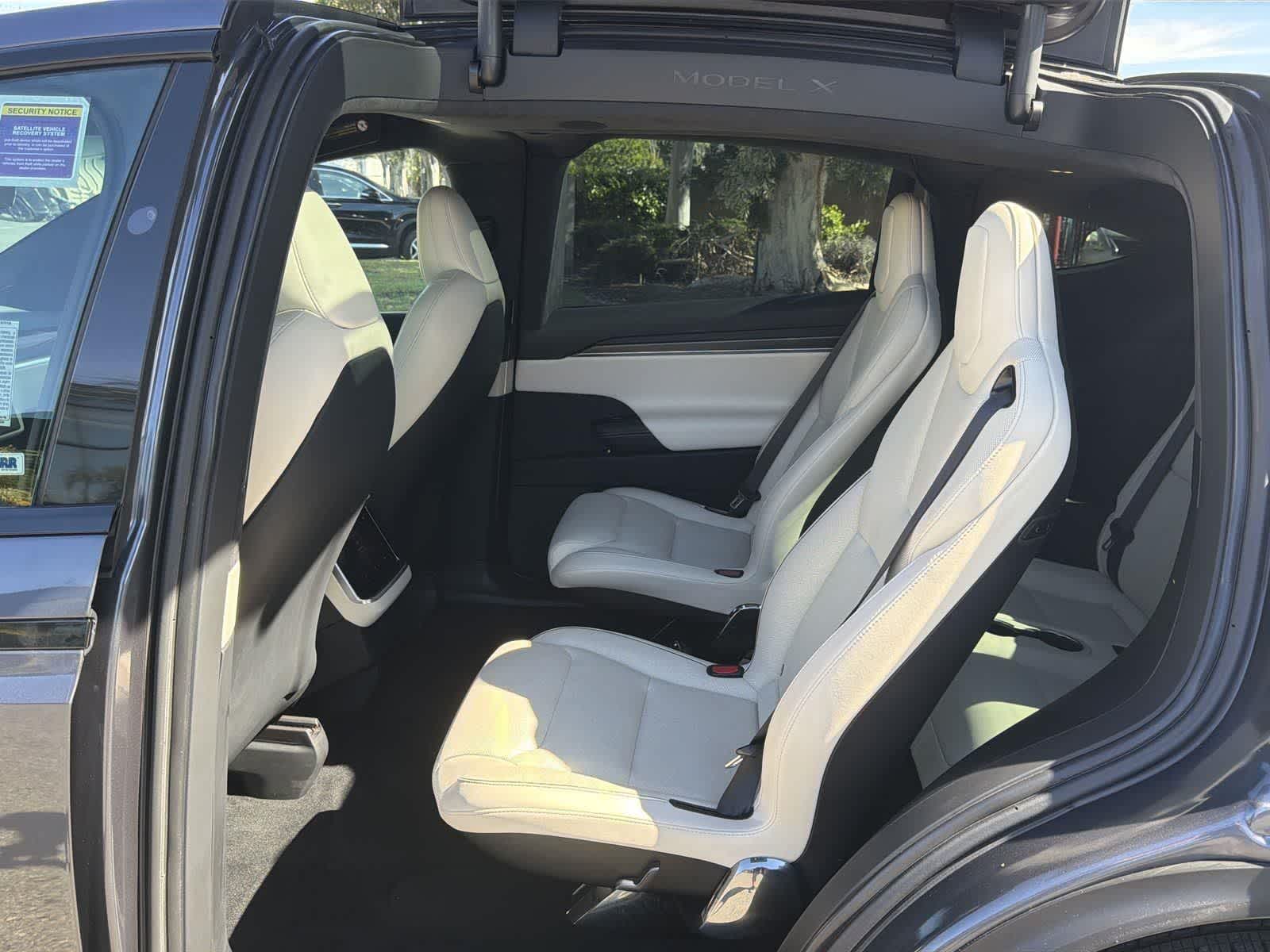 Thumbnail: 2022 Tesla Model X - 28