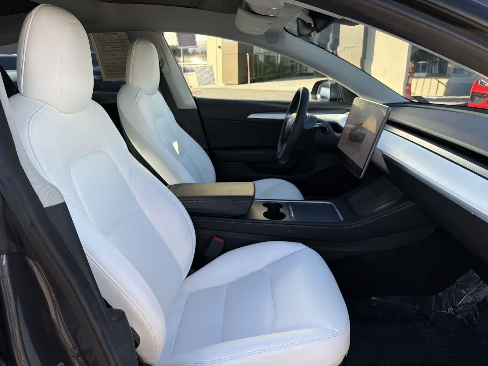 Thumbnail: 2022 Tesla Model 3 - 32