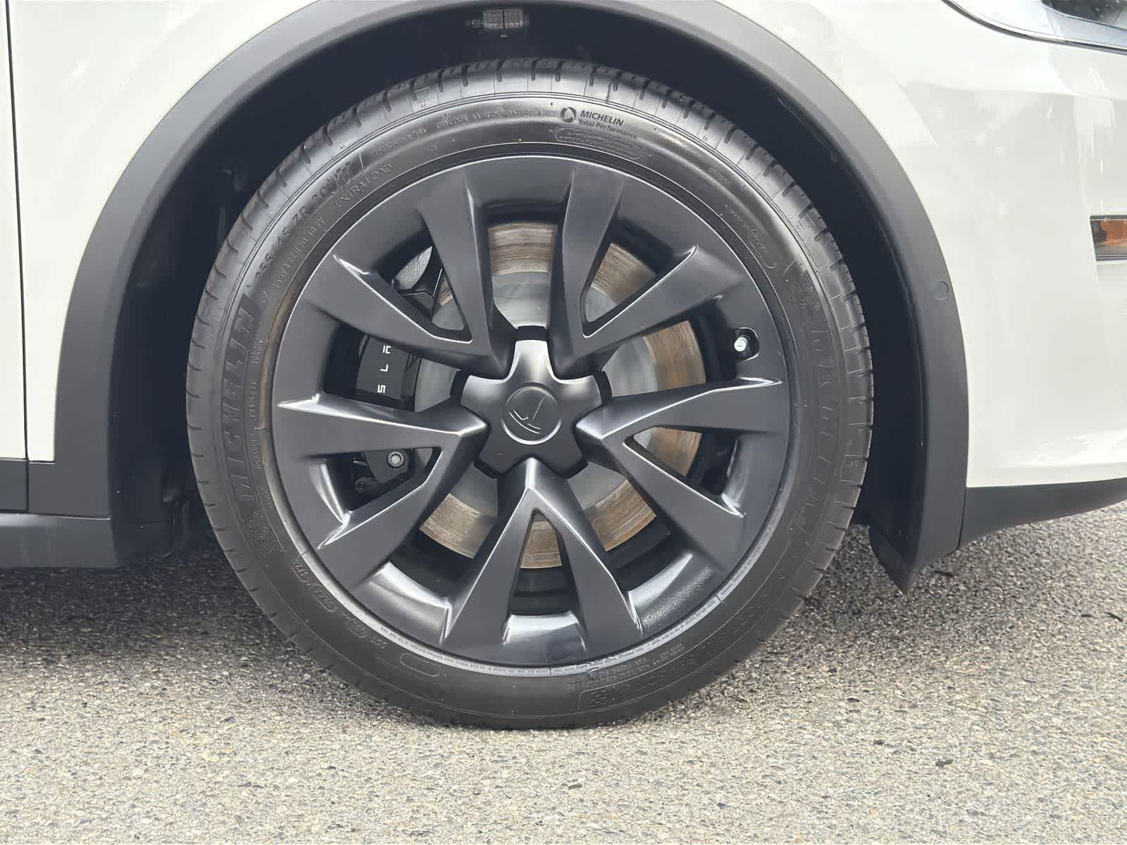 Thumbnail: 2022 Tesla Model X - 38