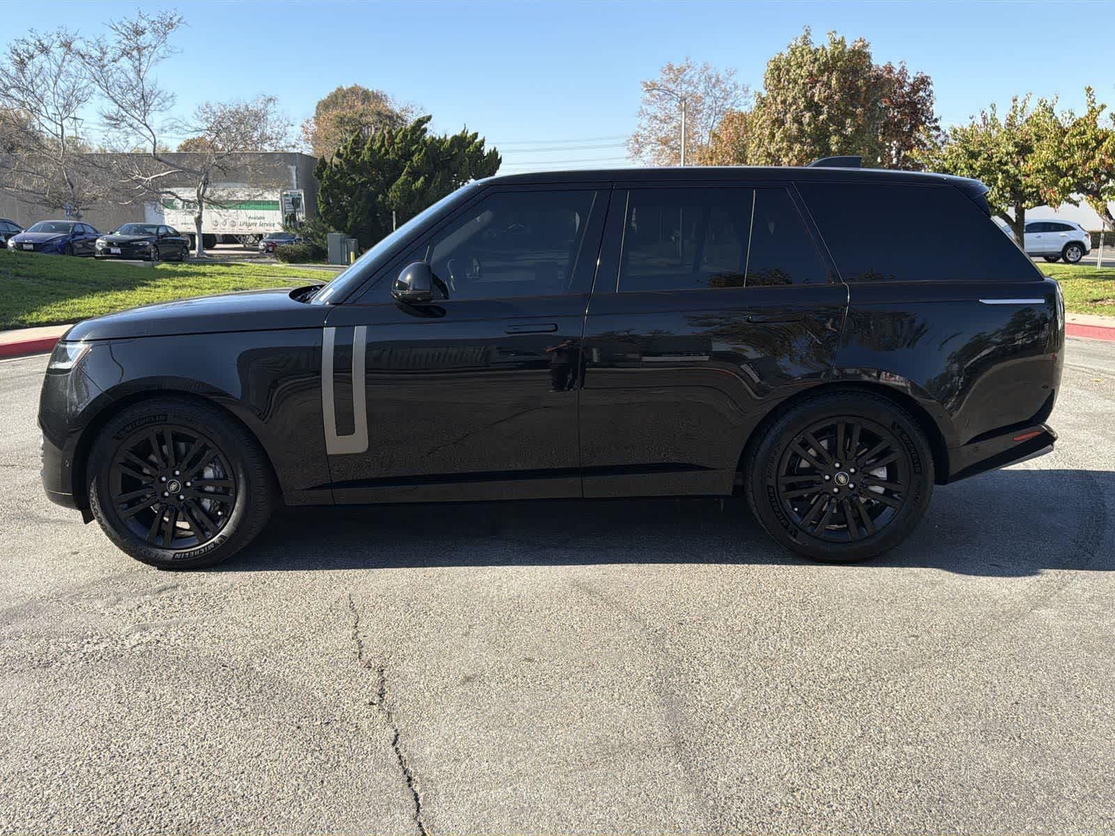 Thumbnail: 2023 Land Rover Range Rover - 7