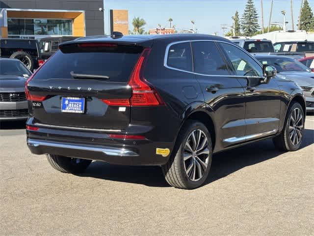 Thumbnail: 2022 Volvo XC60 - 4