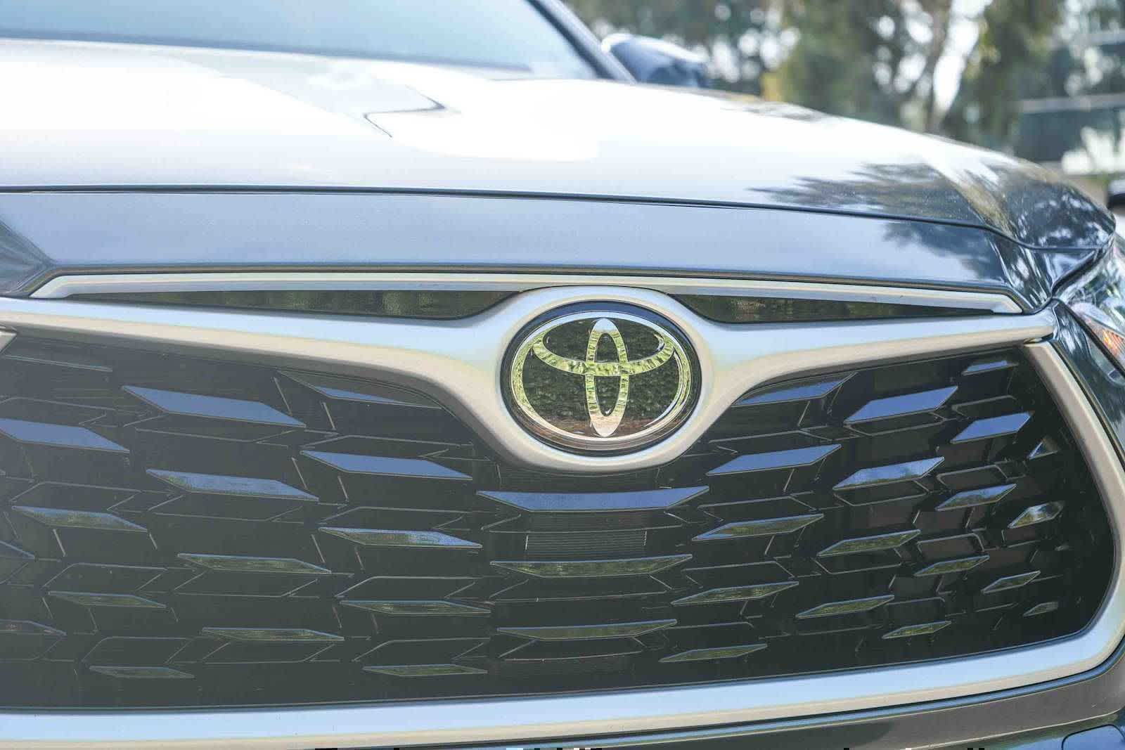 Thumbnail: 2020 Toyota Highlander - 11