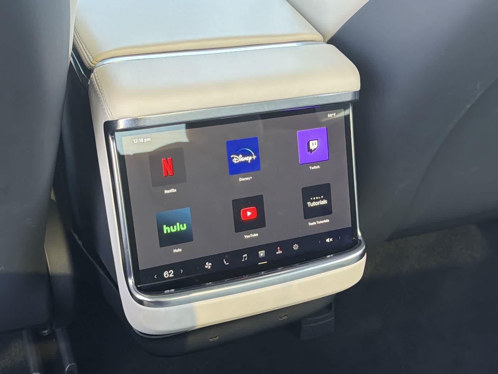 Thumbnail: 2023 Tesla Model S - 31