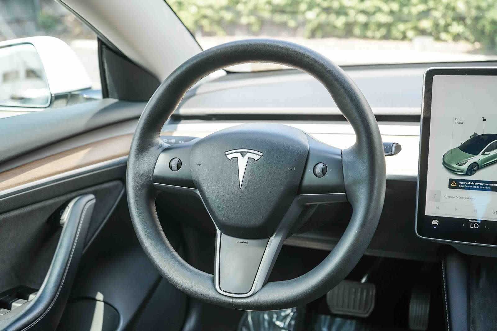 Thumbnail: 2022 Tesla Model 3 - 14