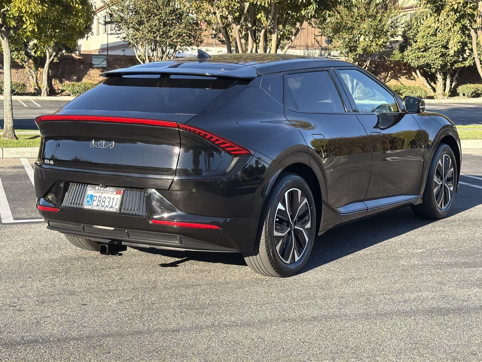 Thumbnail: 2022 Kia EV6 - 4