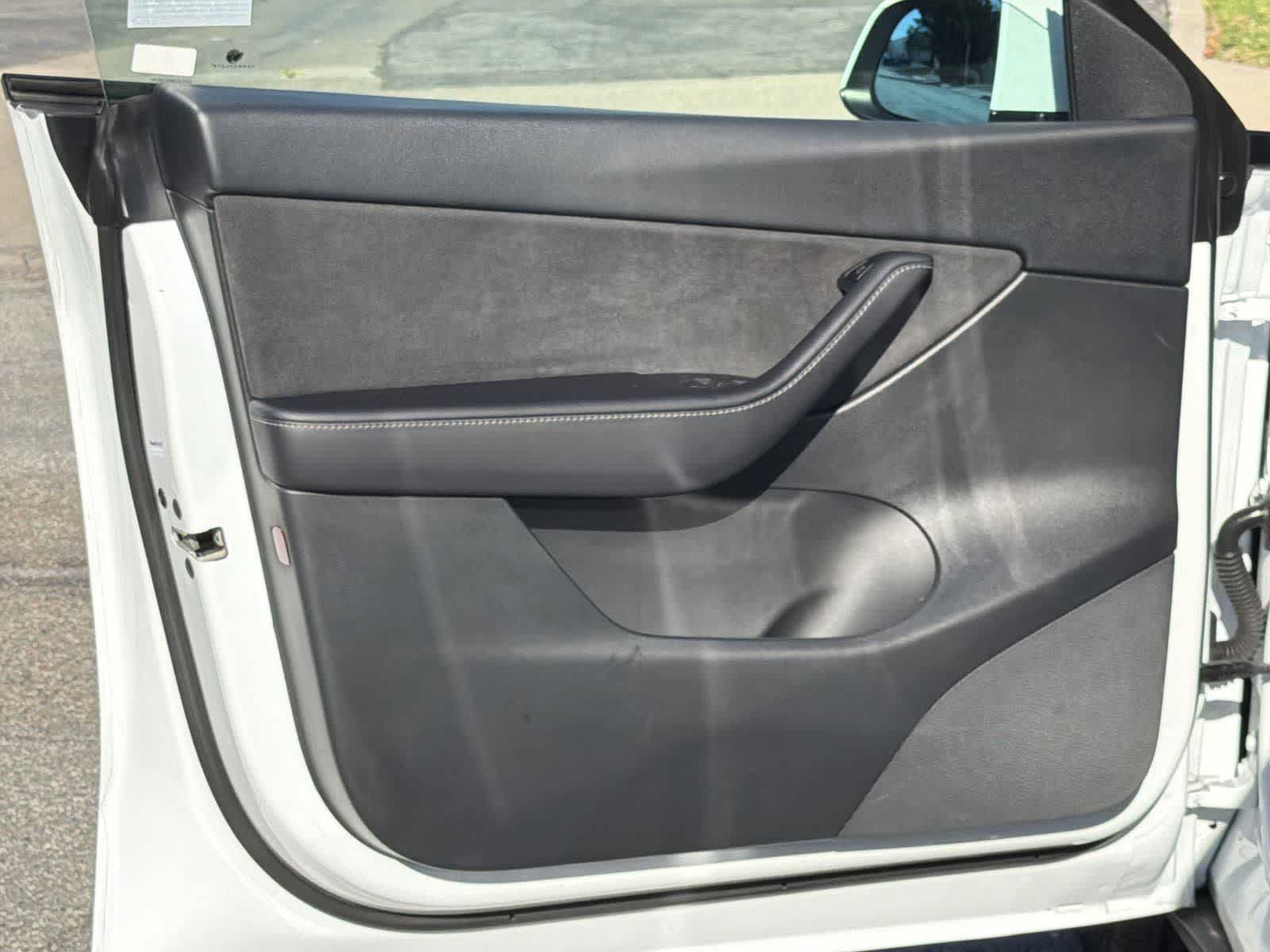 Thumbnail: 2022 Tesla Model Y - 22