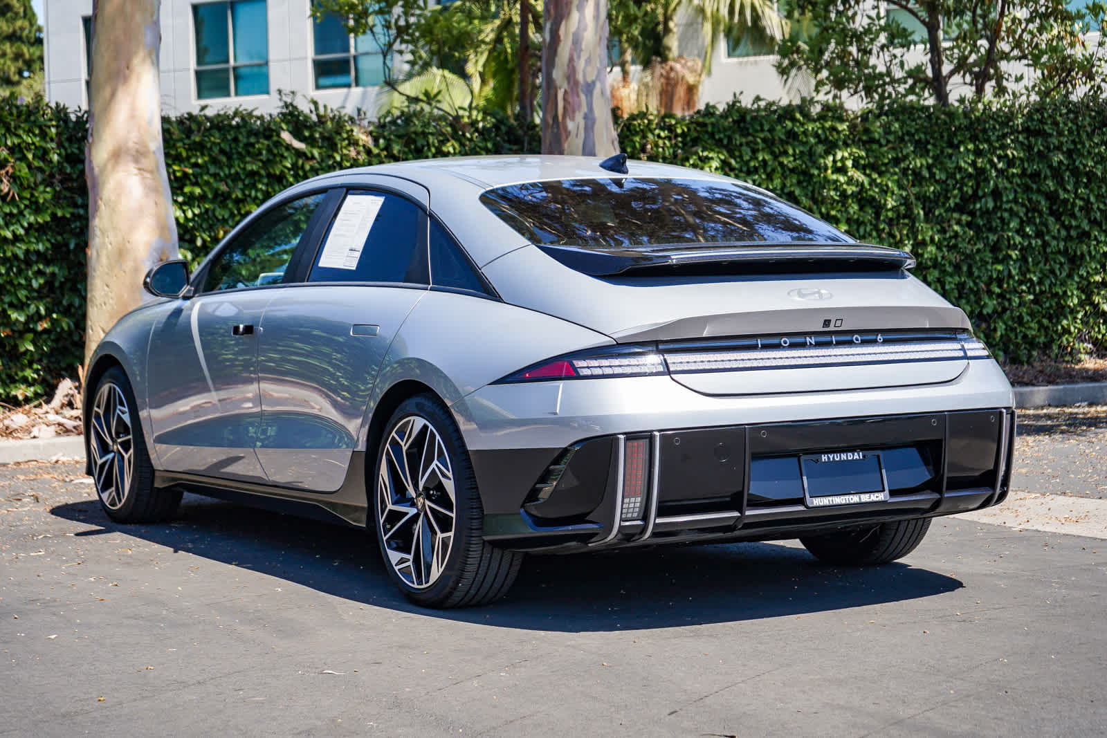 Thumbnail: 2023 Hyundai Ioniq 6 - 4