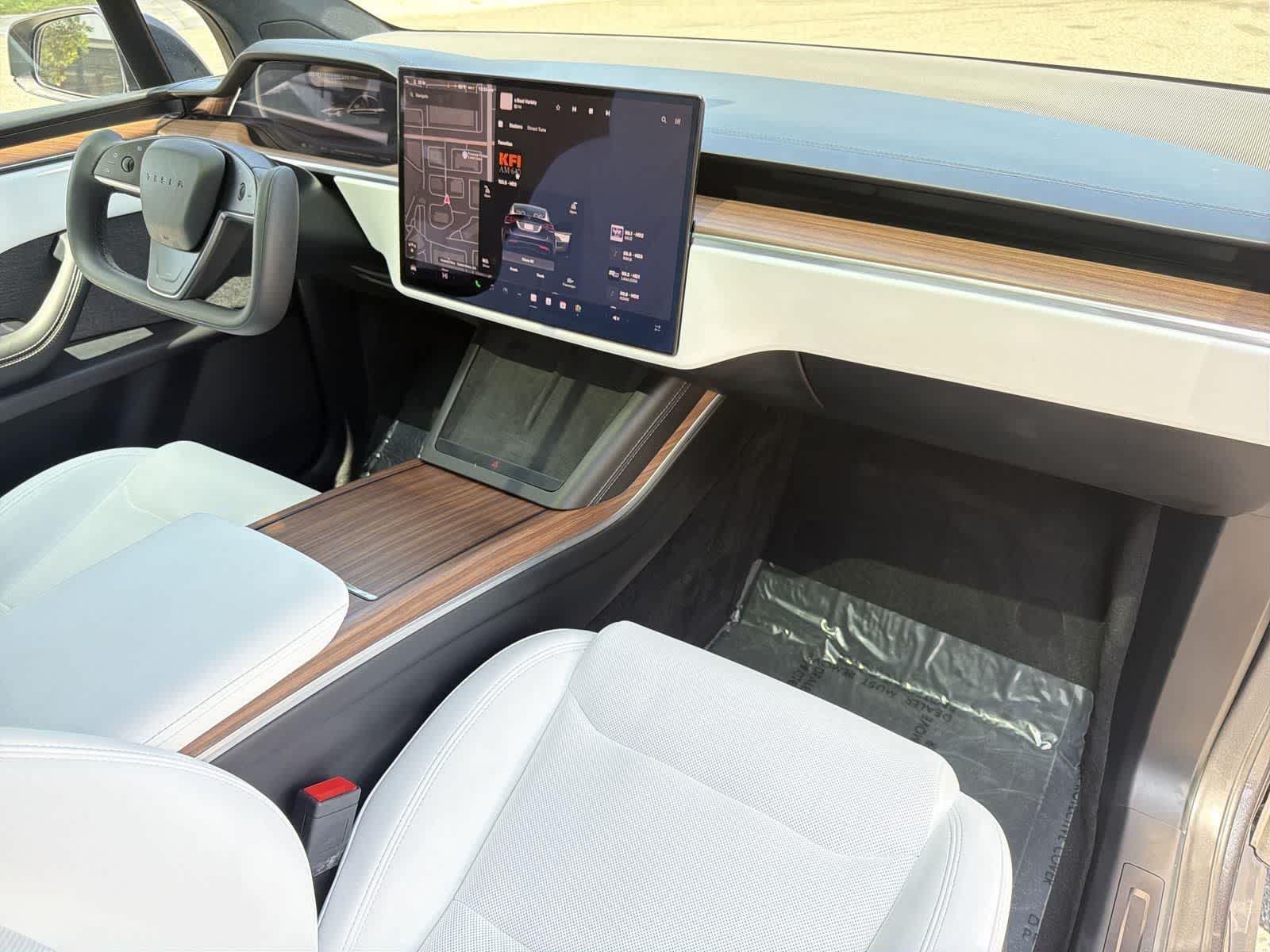 Thumbnail: 2024 Tesla Model X - 32