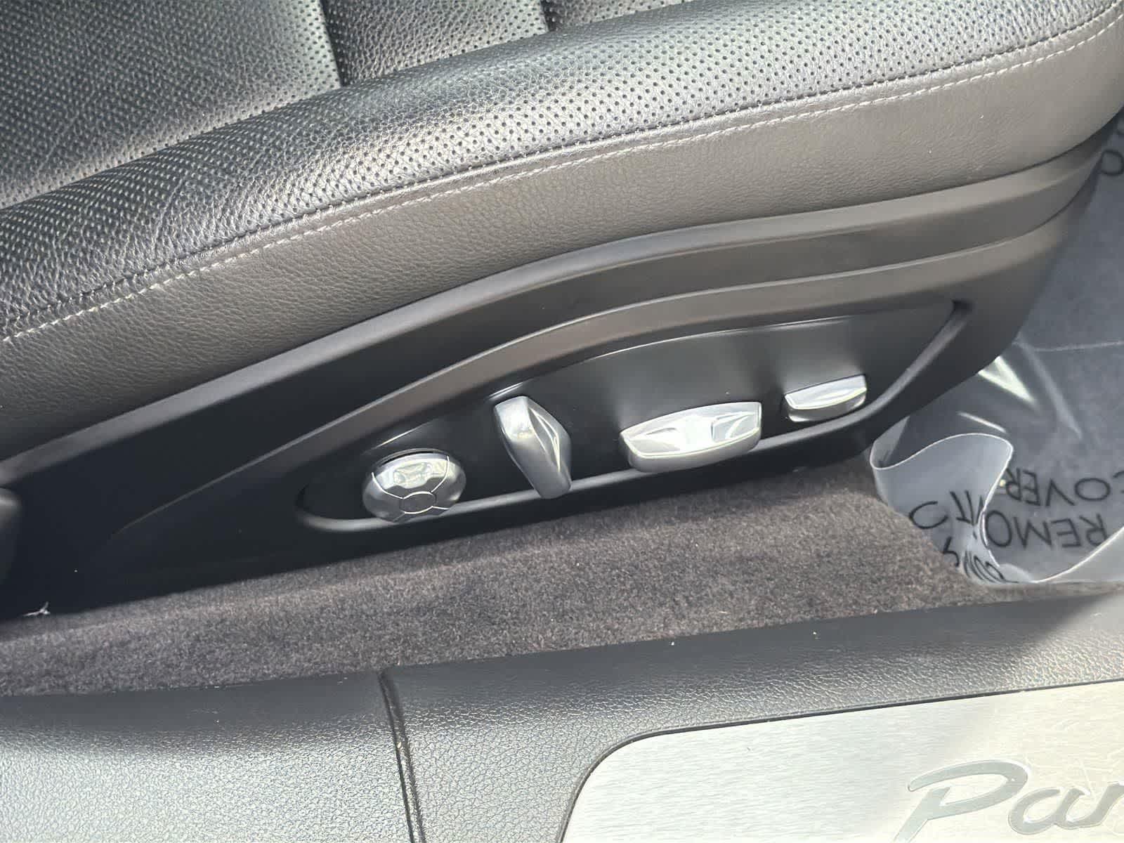 Thumbnail: 2021 Porsche Panamera - 35