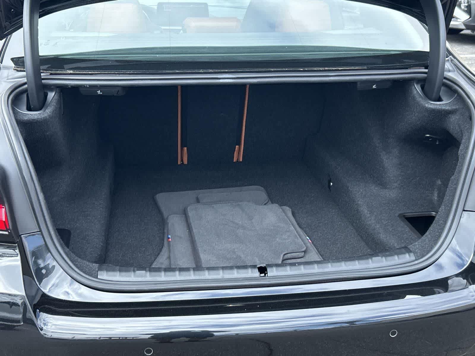 Thumbnail: 2023 BMW M5 - 36