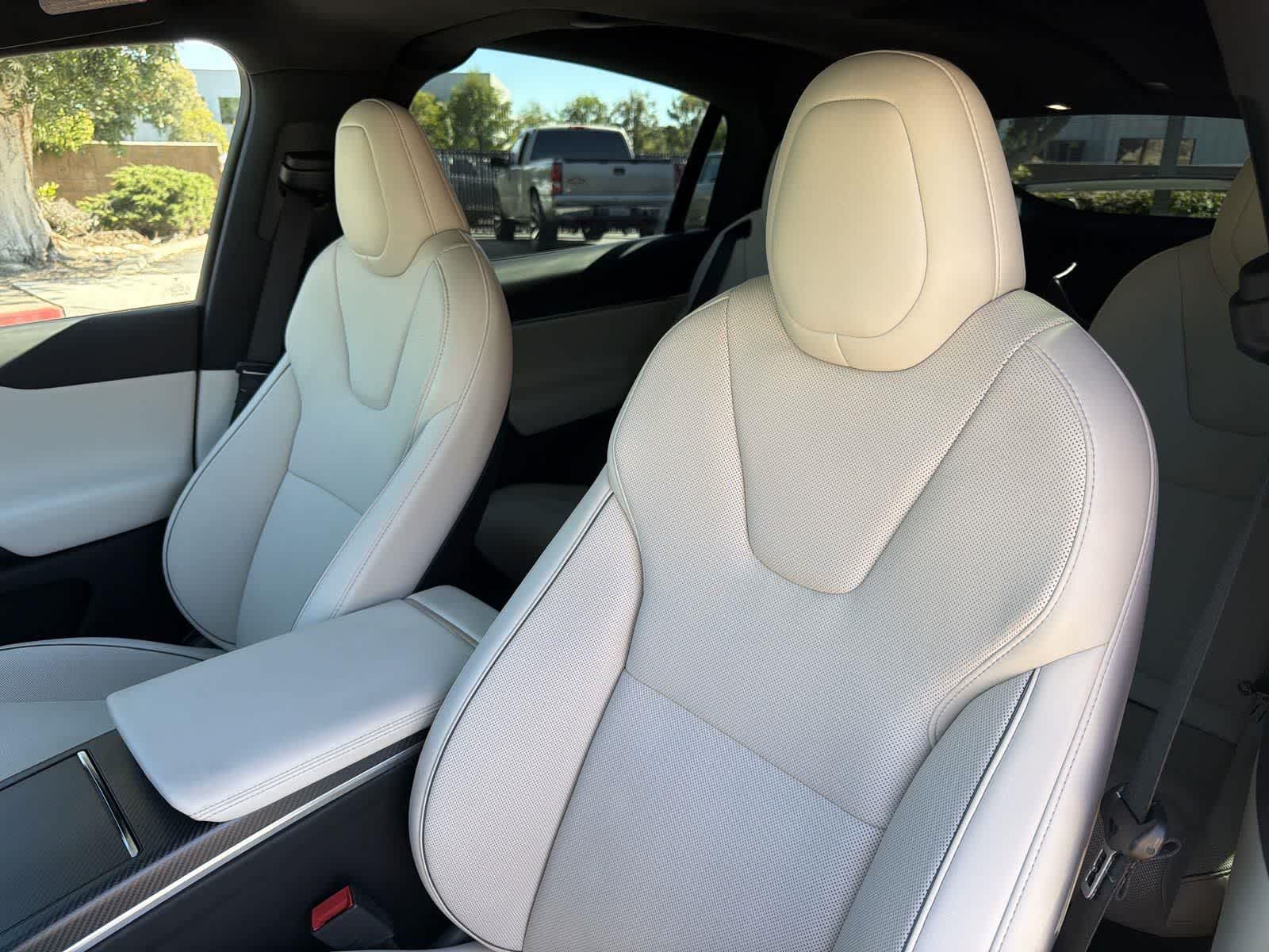 Thumbnail: 2022 Tesla Model X - 27